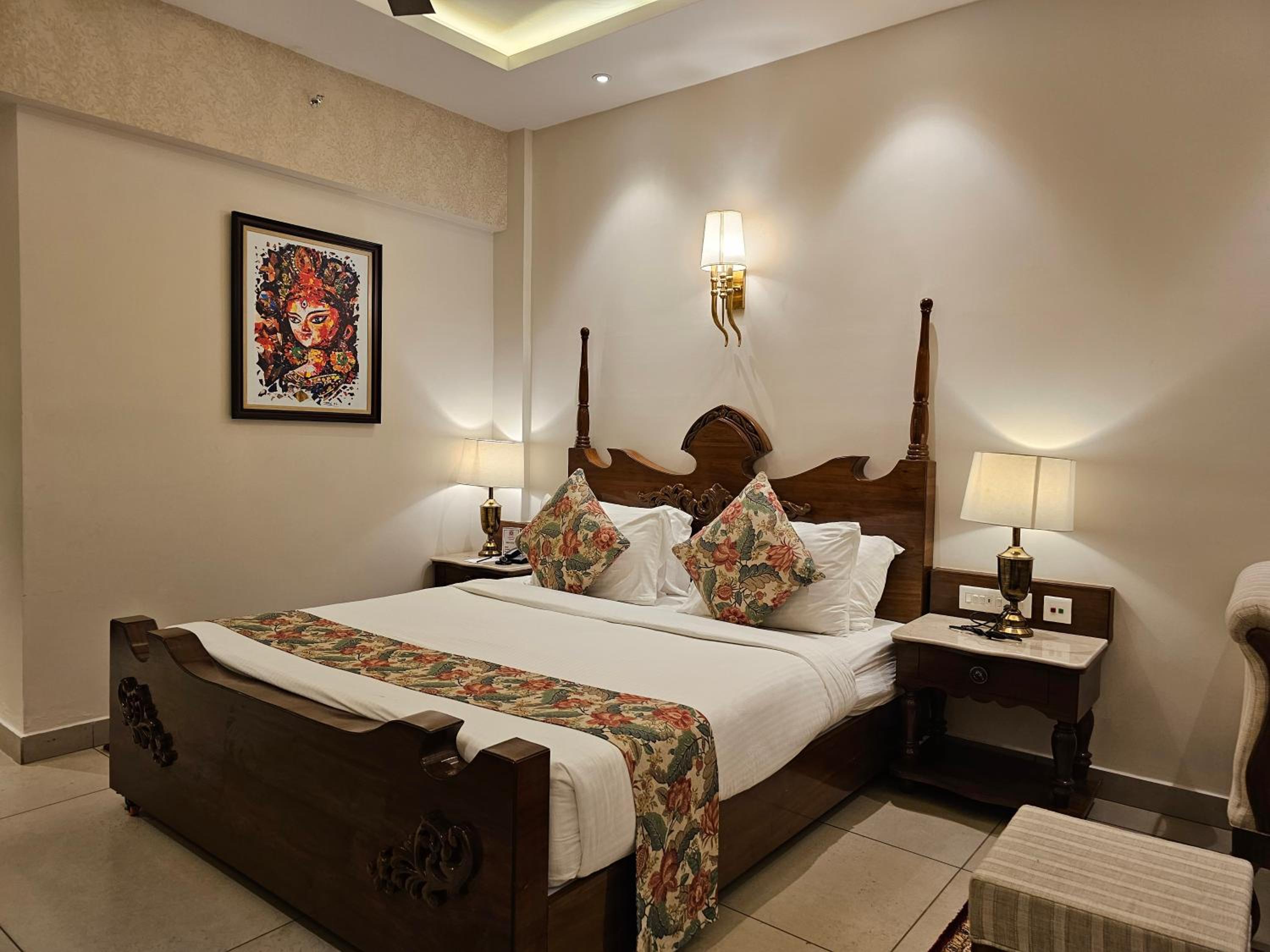 Double Room with Pool View - Photo 5