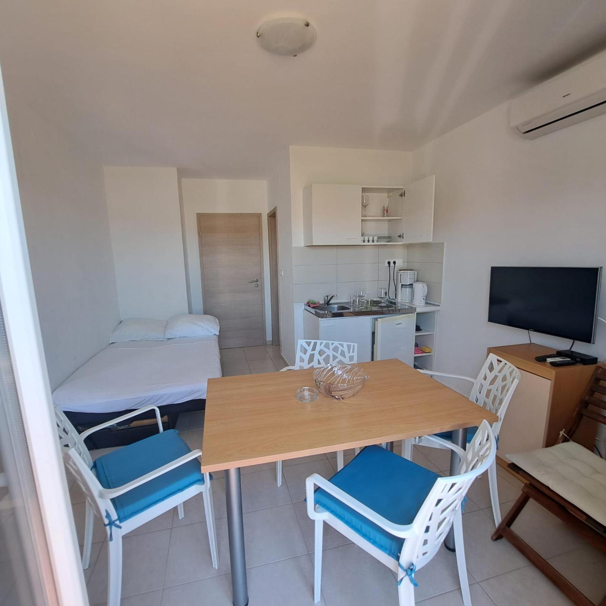 Apartment photo 1