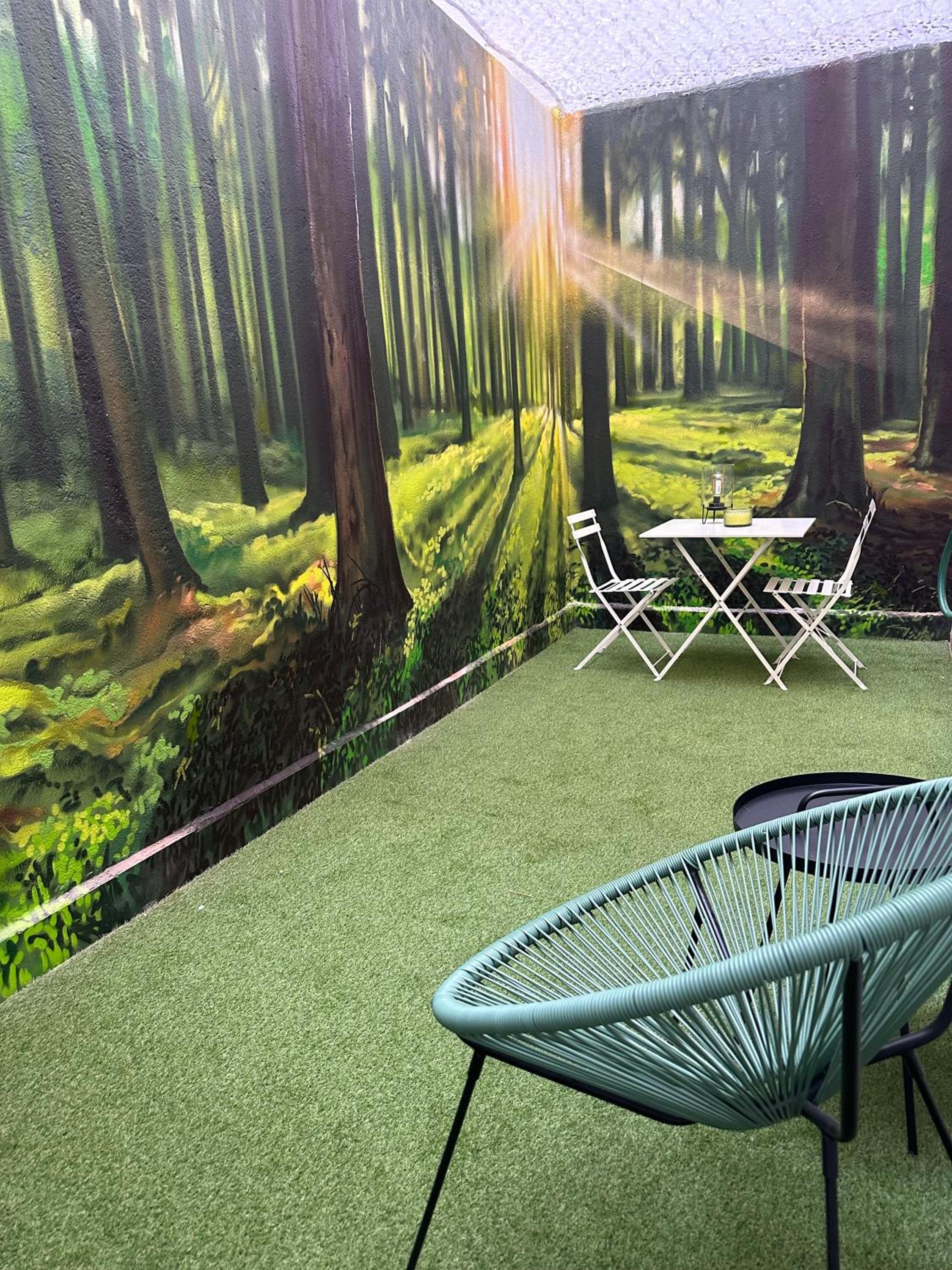 One-Bedroom Apartment - Photo 10