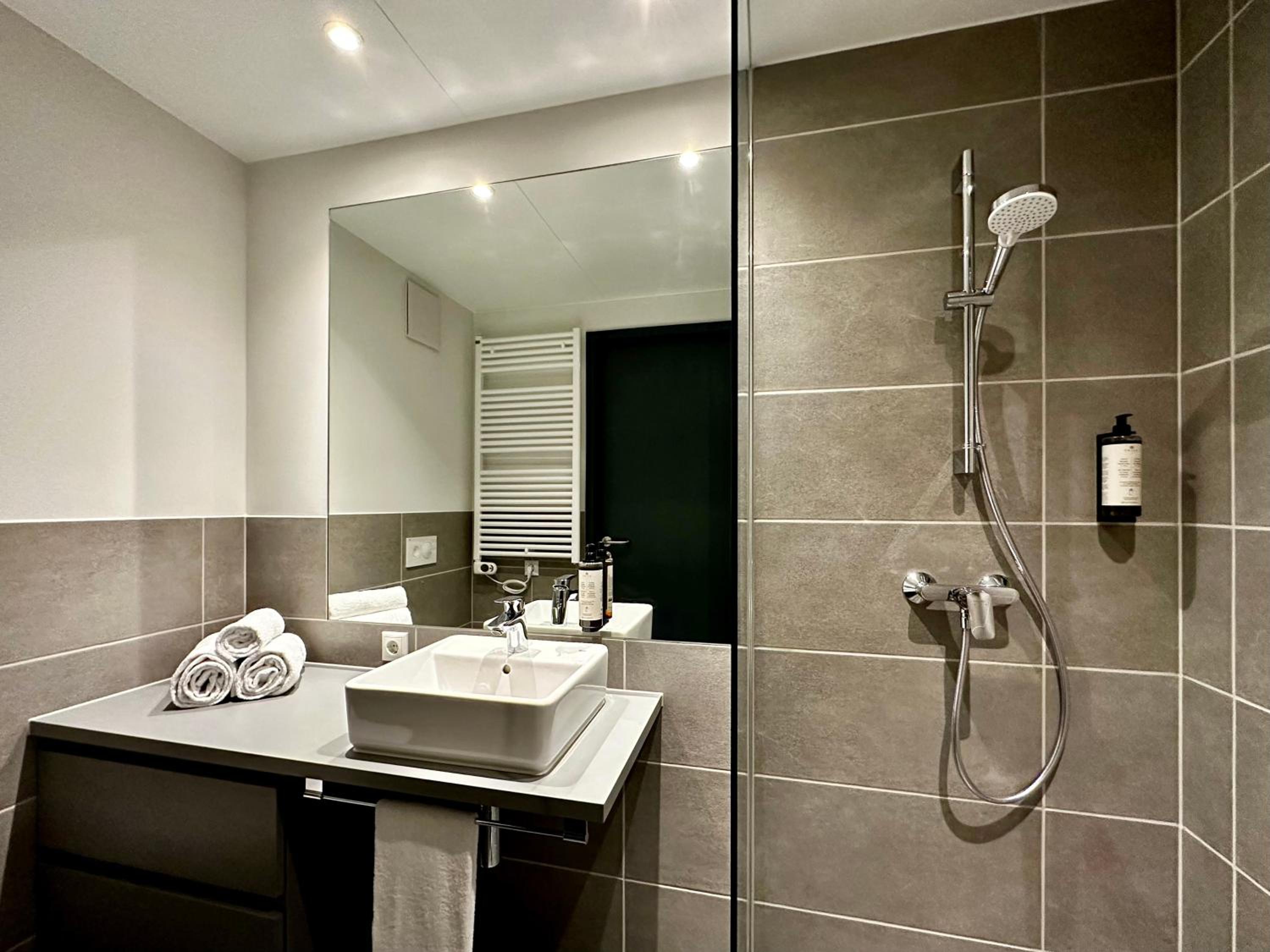 Studio Apartment with Kitchen photo 3