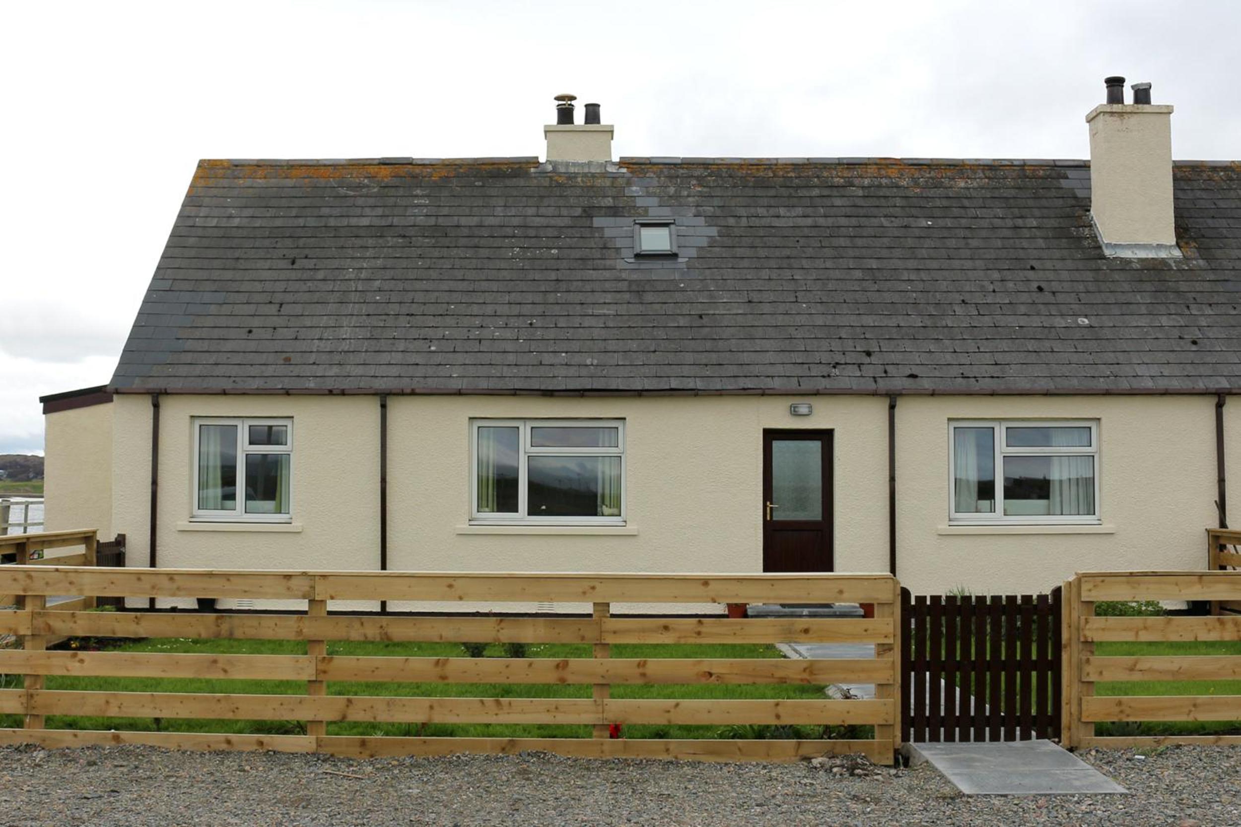 Three-Bedroom House photo 2