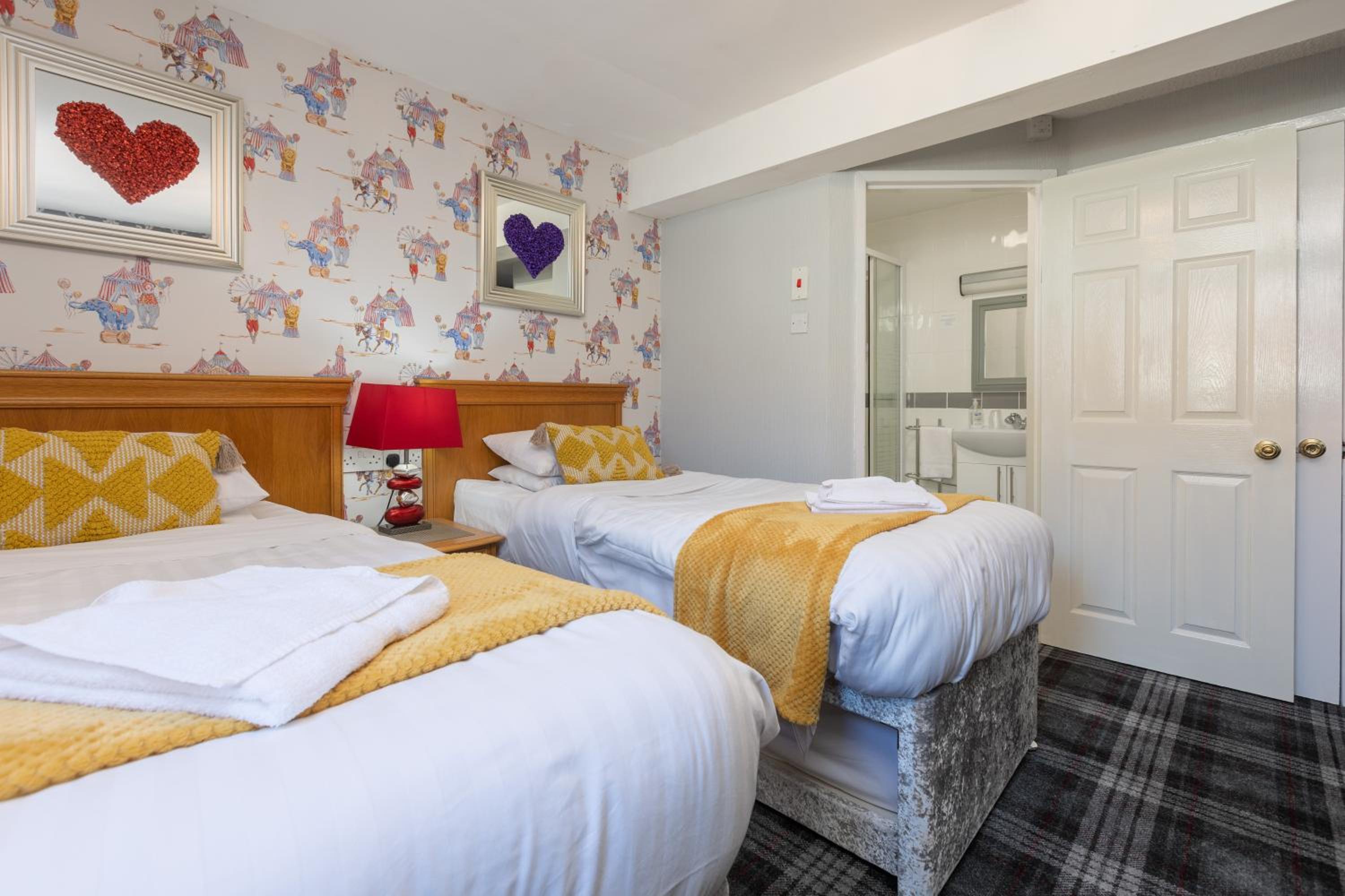 Standard Twin Room