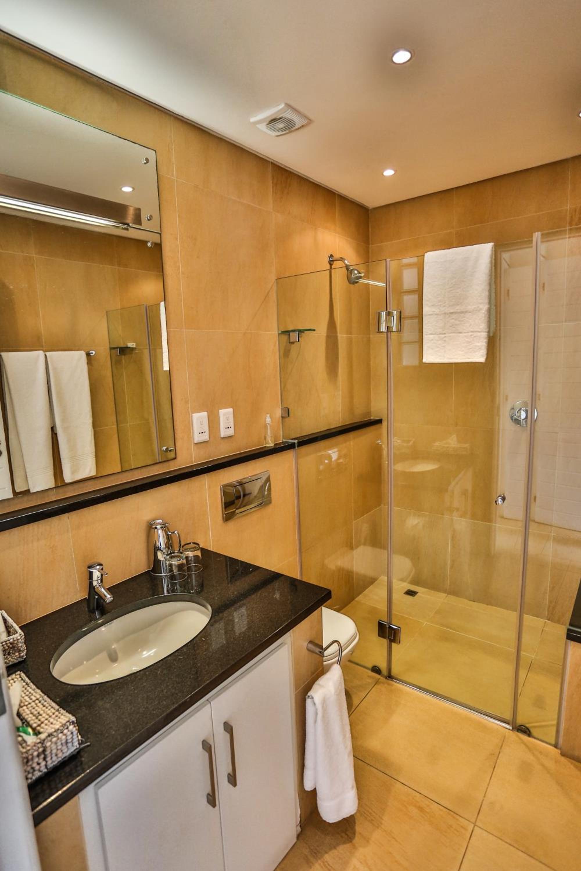 Double or Twin Room with Balcony - Photo 5