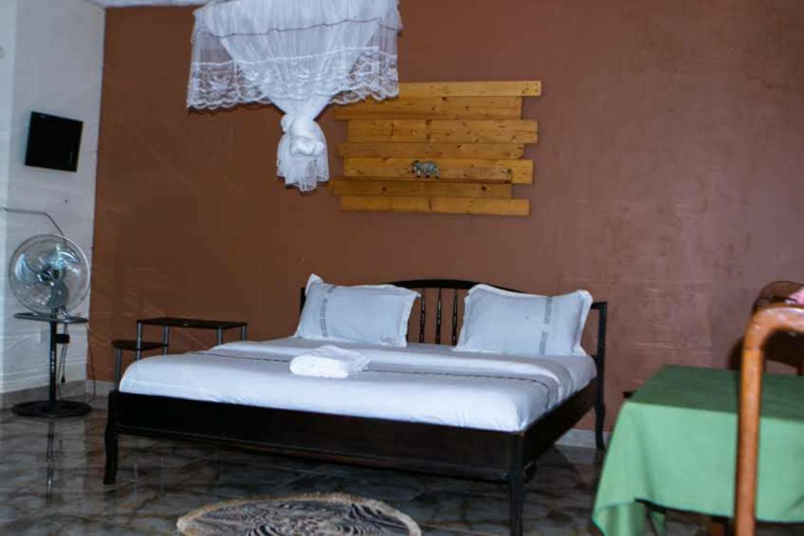 Double Room - Photo 37