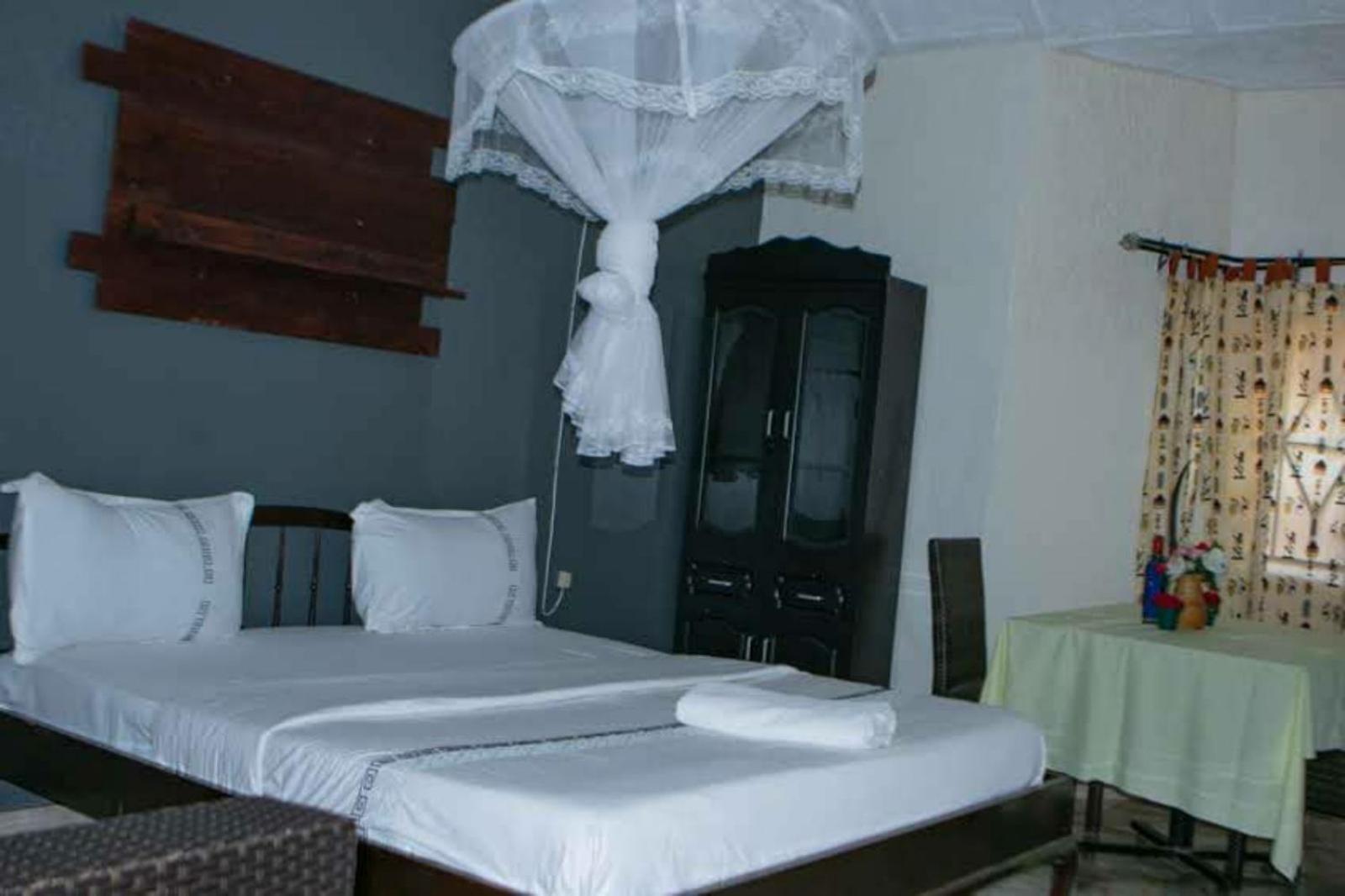 Double Room - Photo 35