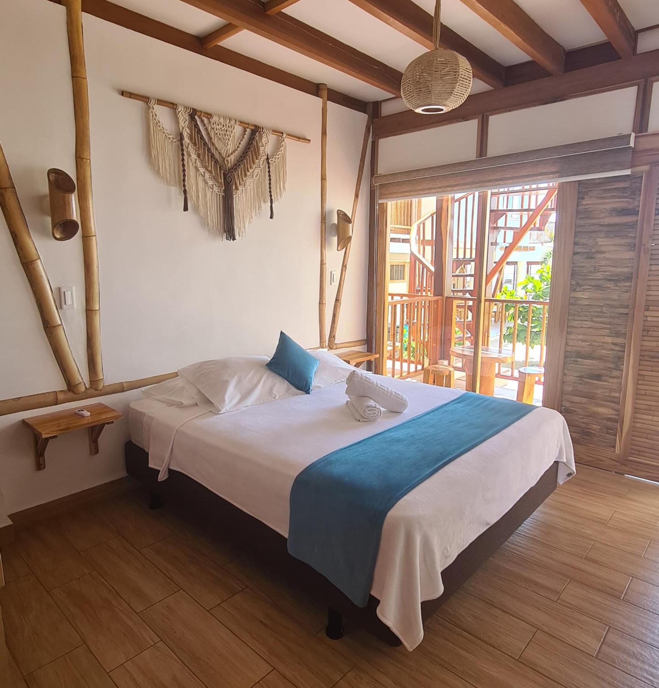 Deluxe Double Room with Balcony and Sea View photo 1