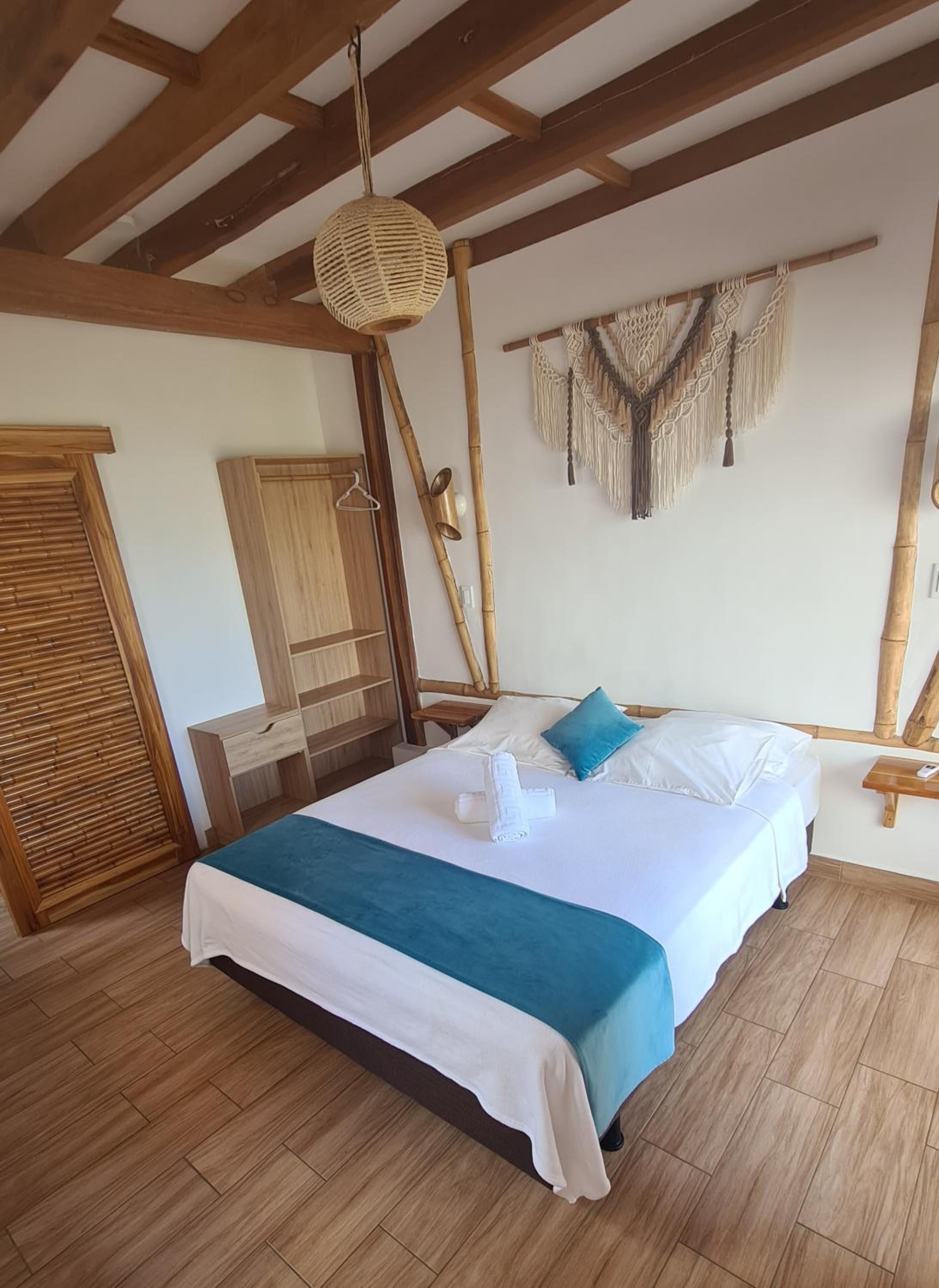 Deluxe Double Room with Balcony and Sea View photo 2