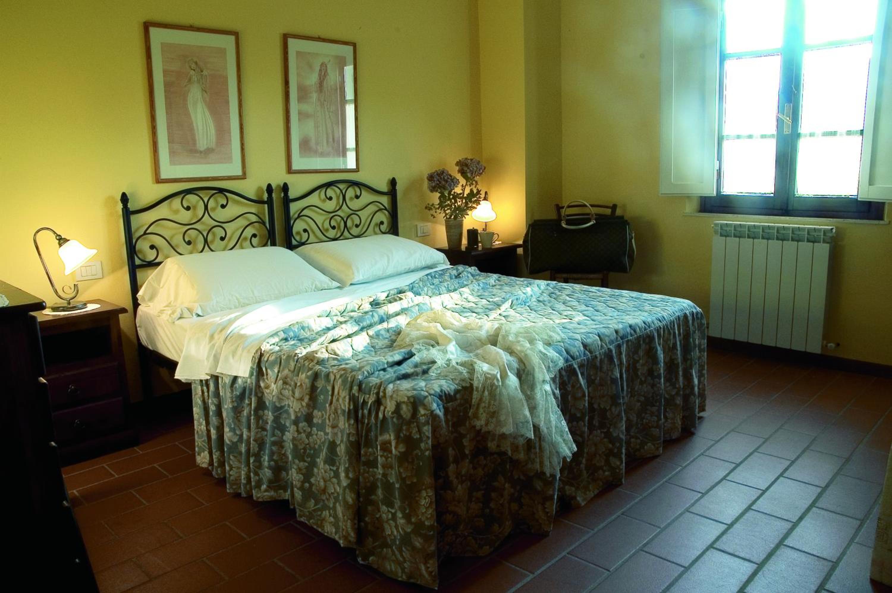 One-Bedroom Apartment with Terrace photo 1