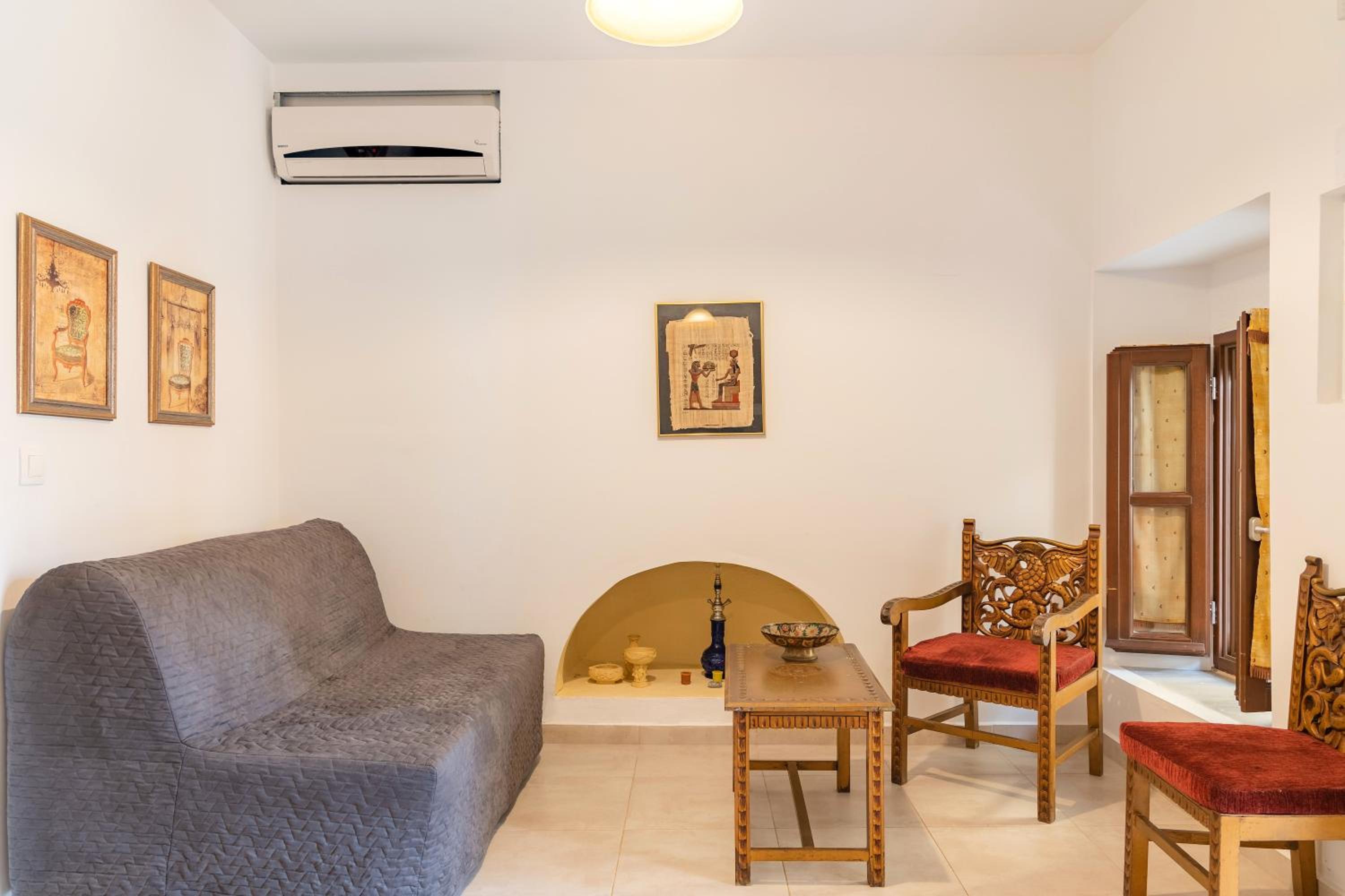 One-Bedroom Apartment photo 2