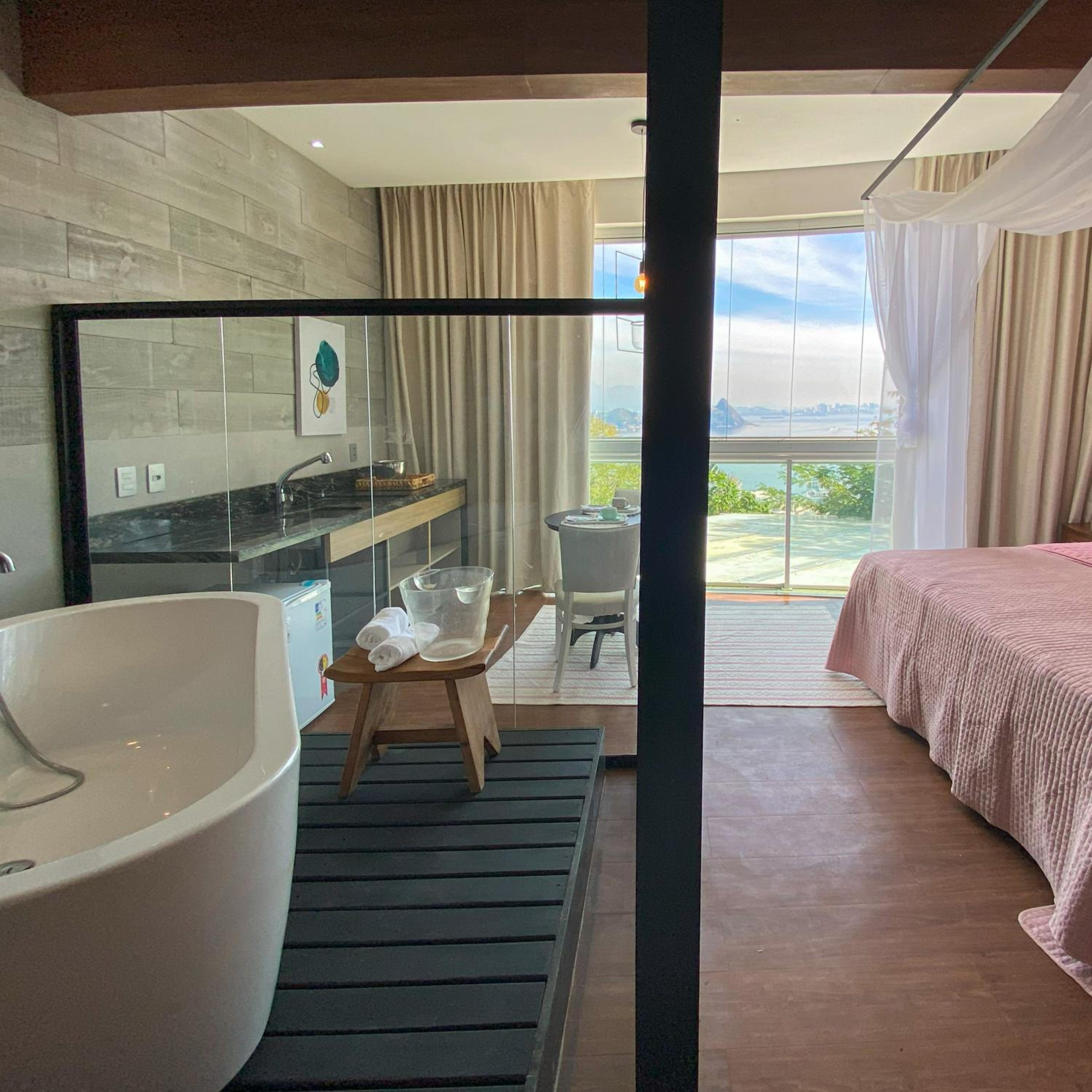 Queen Suite with Sea View photo 3