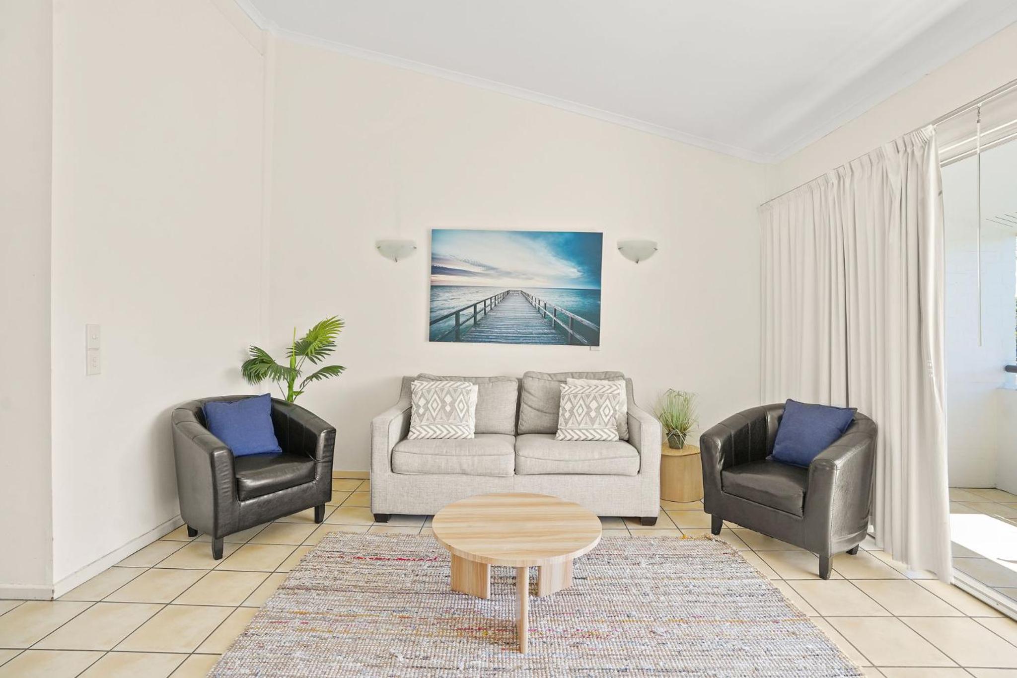 One Bedroom Economy Apartment photo 3