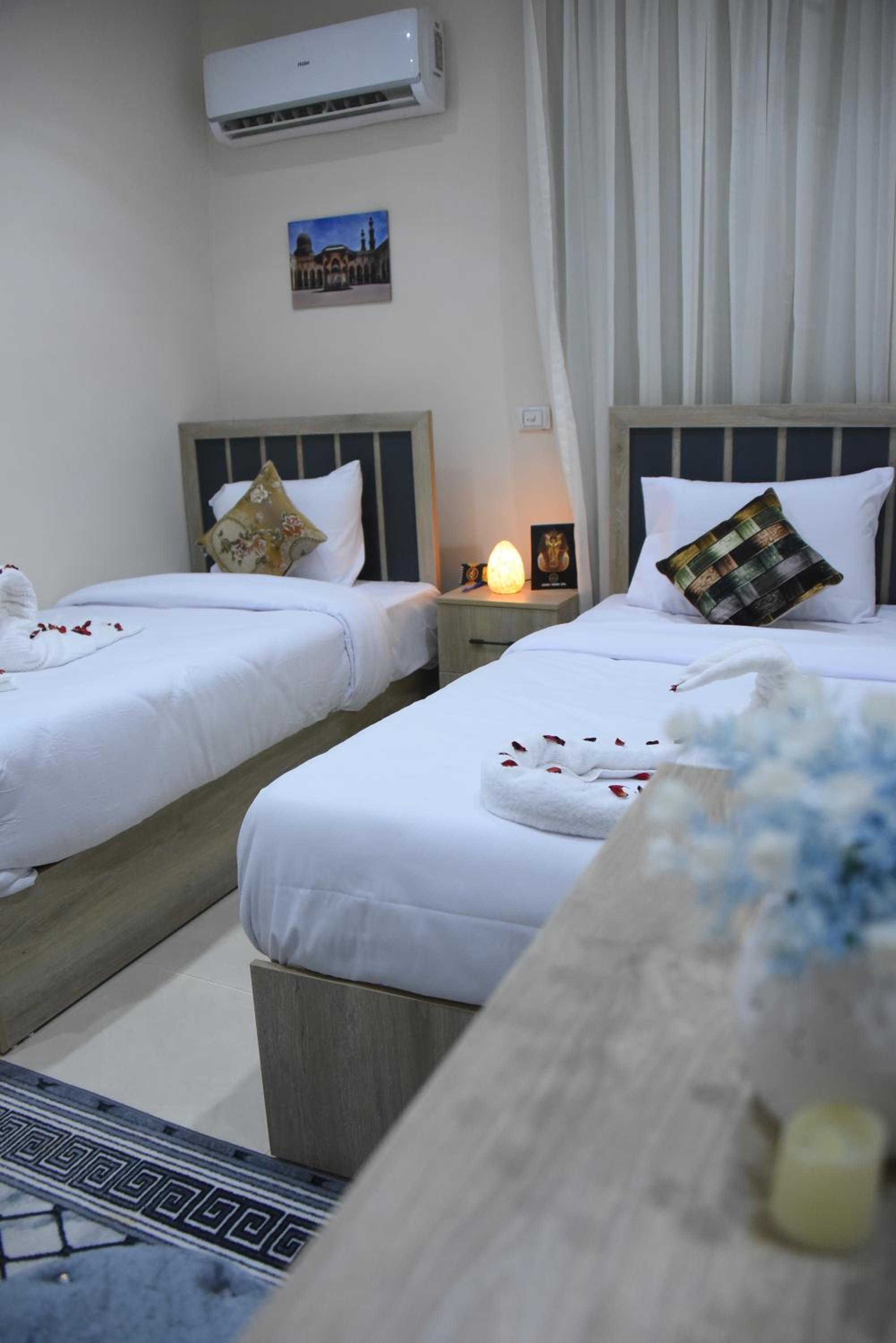 Twin Room with City View photo 2