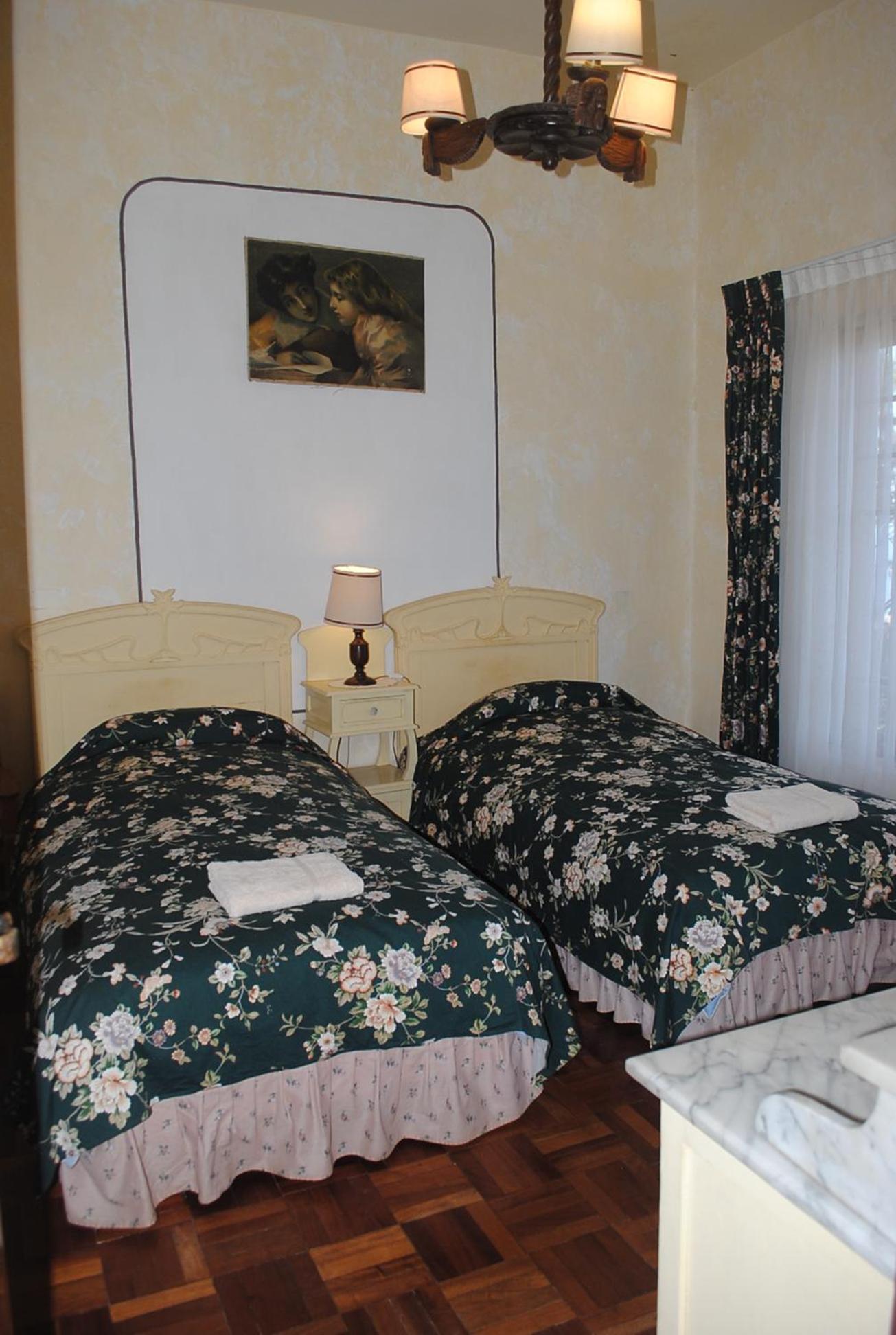 Quadruple Room with Private Bathroom photo 1