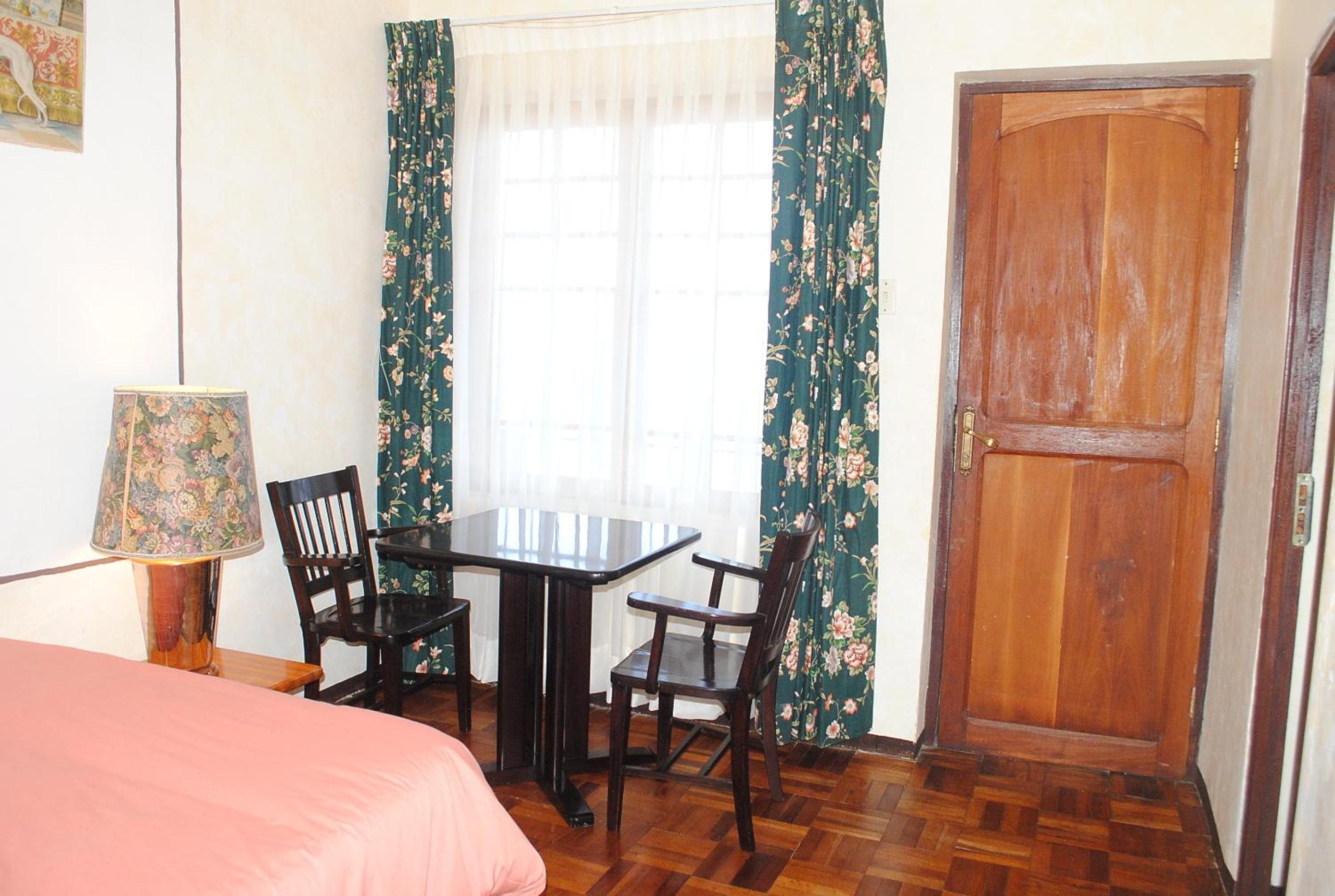 Triple Room with Private Bathroom photo 2