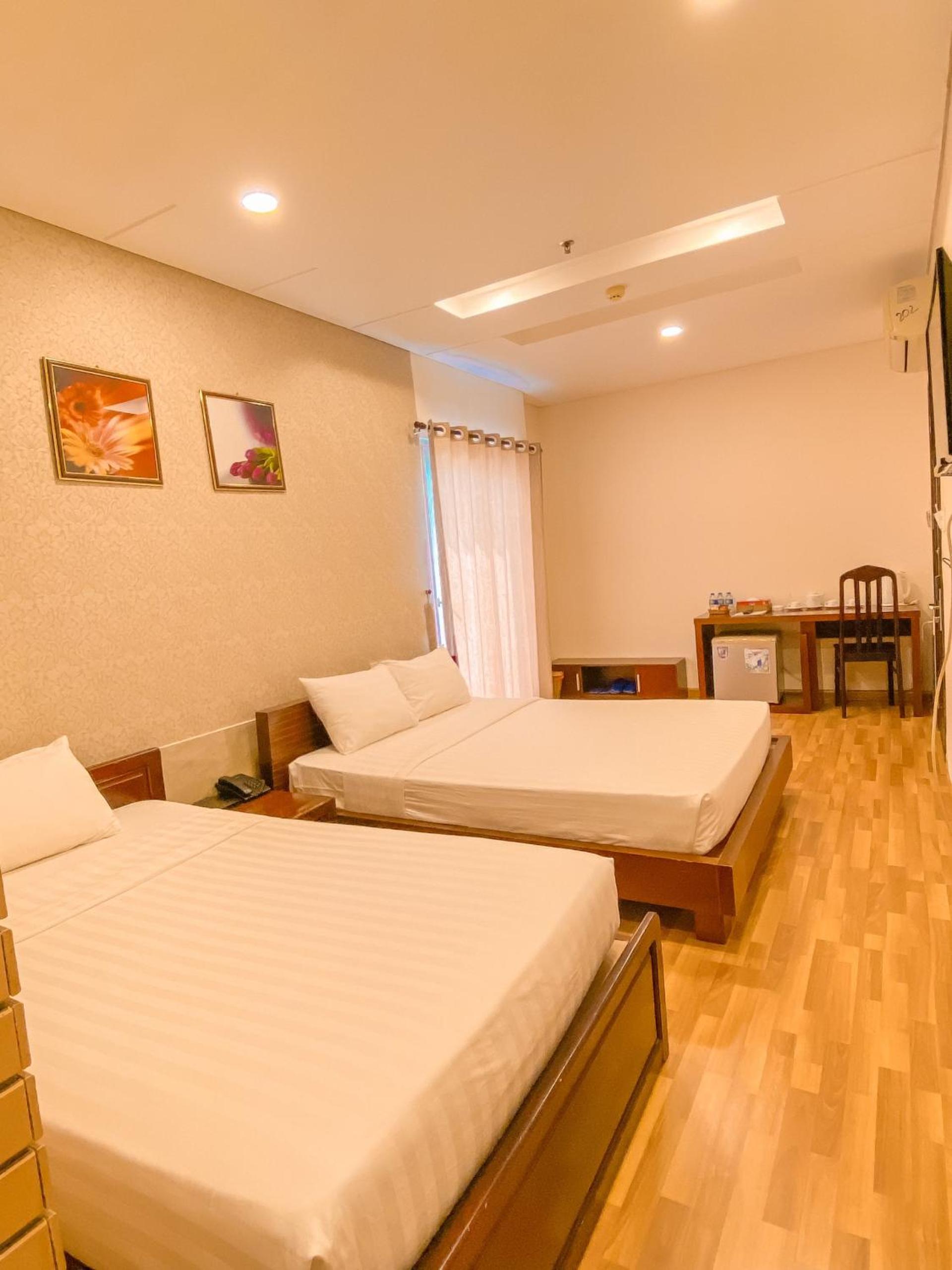 Superior Twin Room with City View photo 2