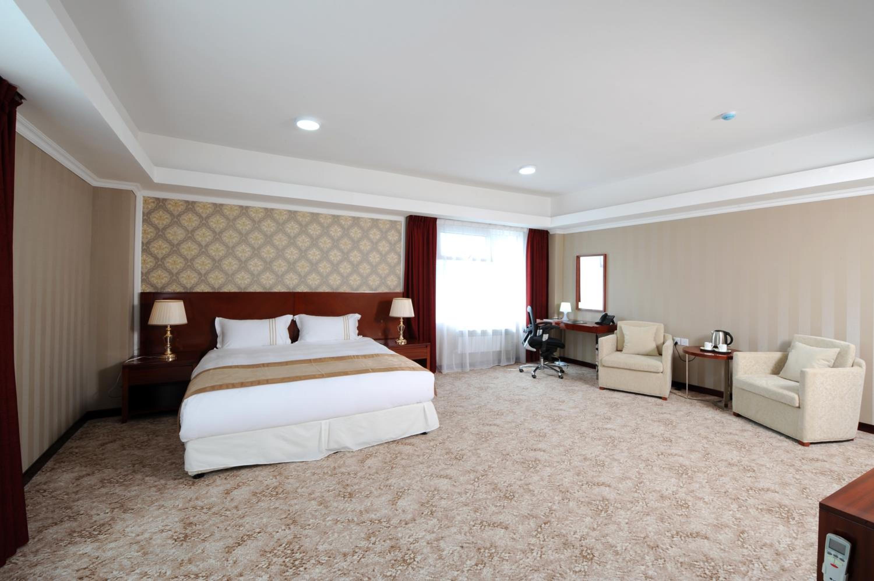 Deluxe King Room photo 3
