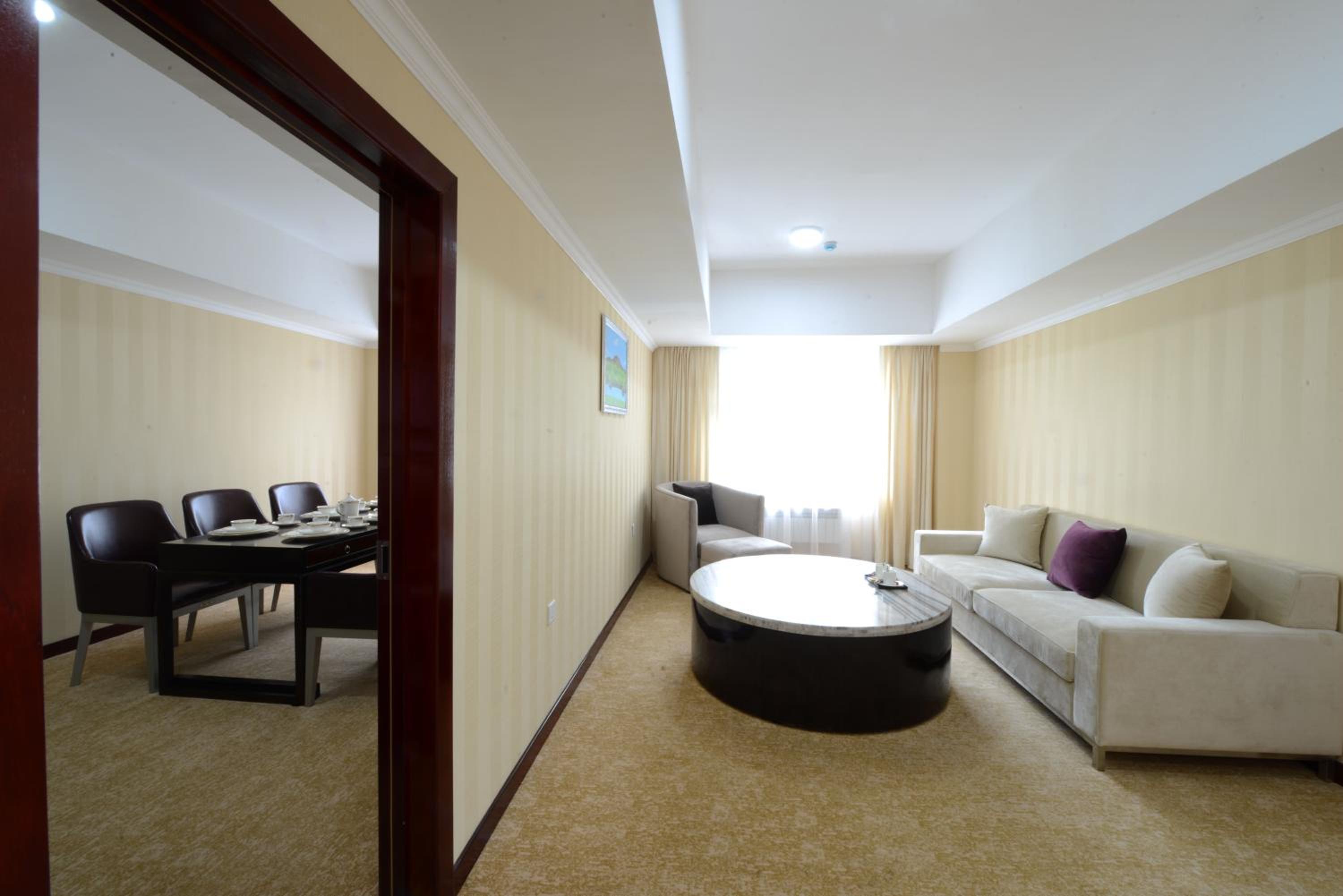 Junior Suite with Mountain View photo 2