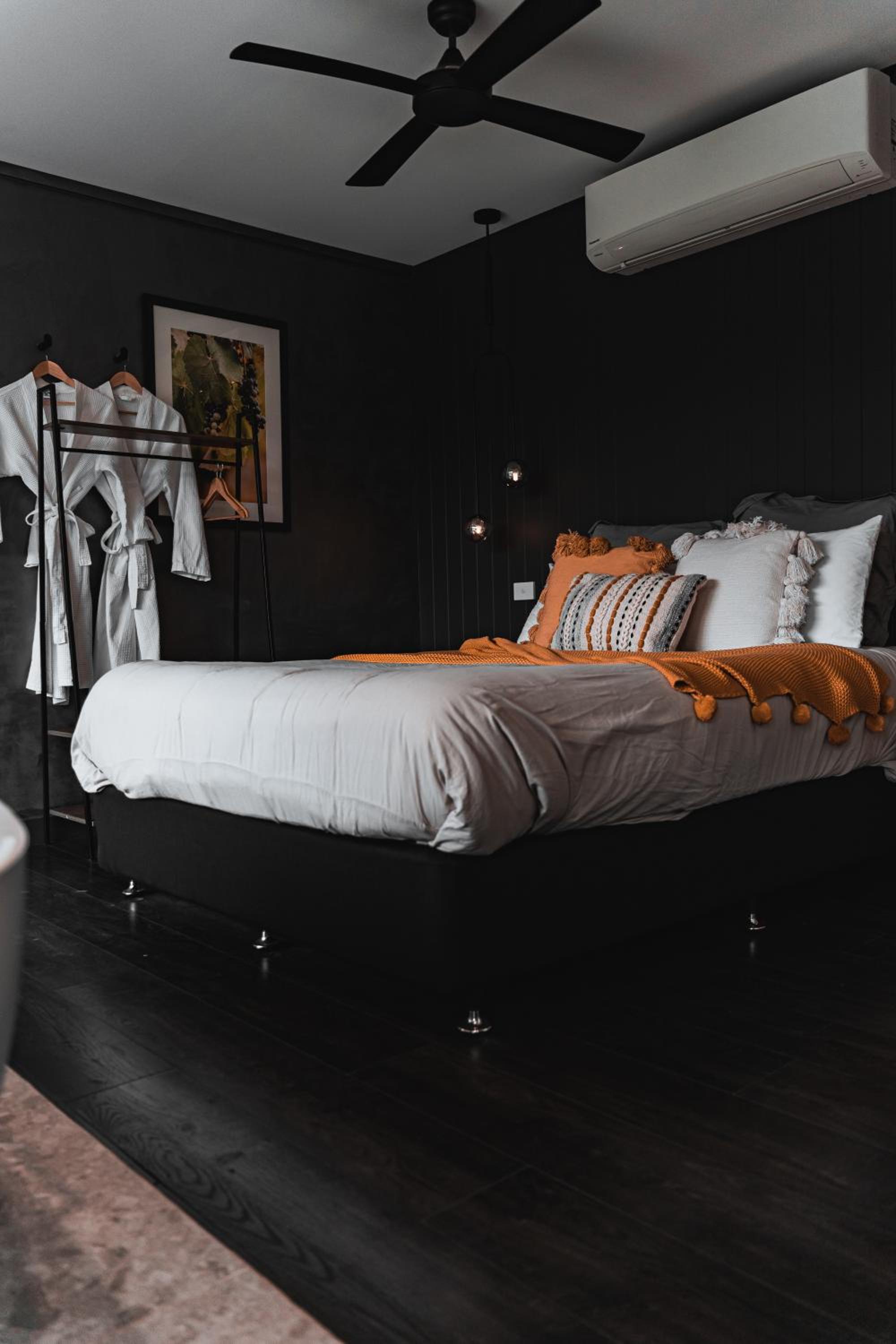 Deluxe Double Room with Bath photo 3
