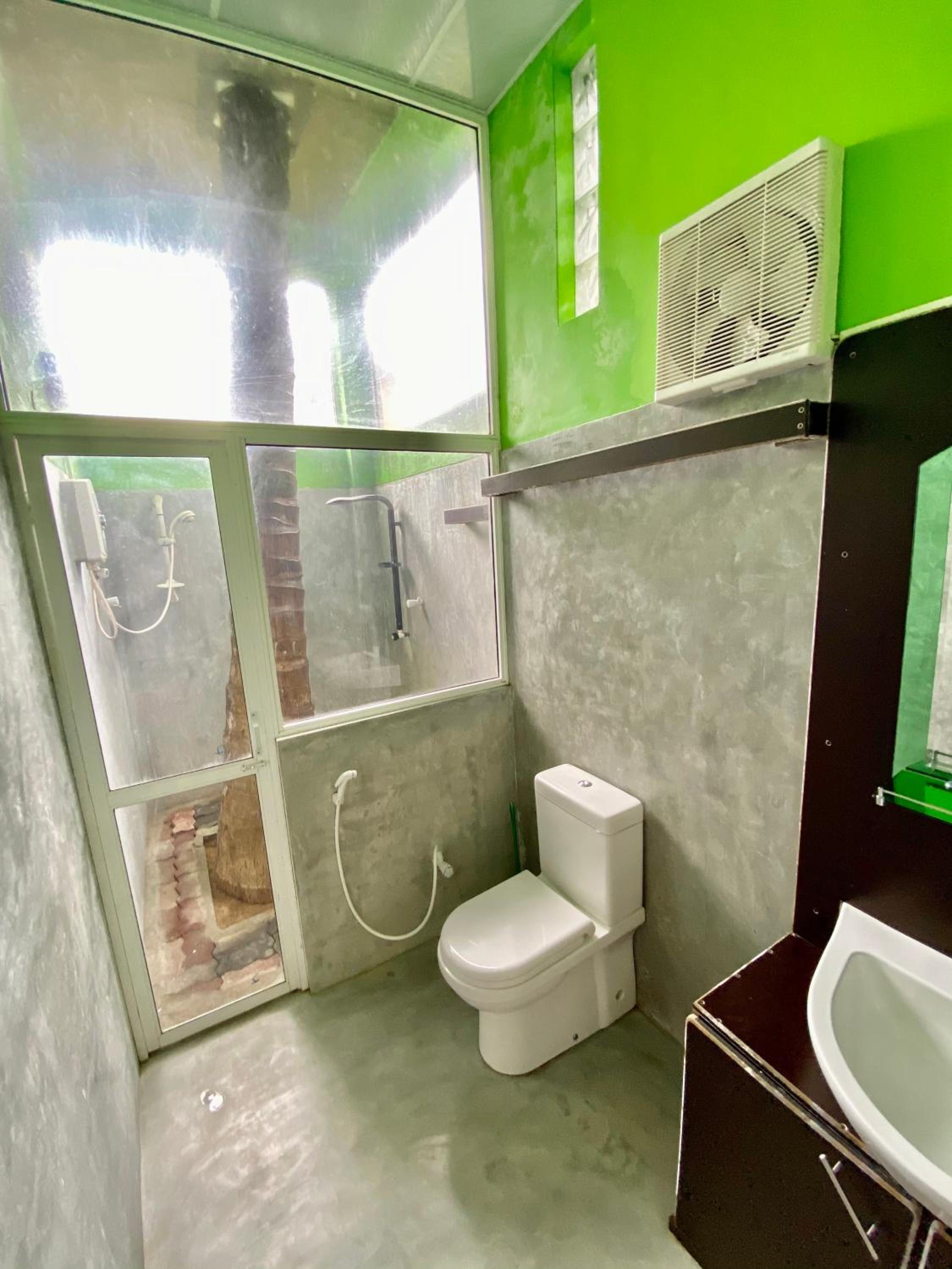 Superior Quadruple Room - Photo 8