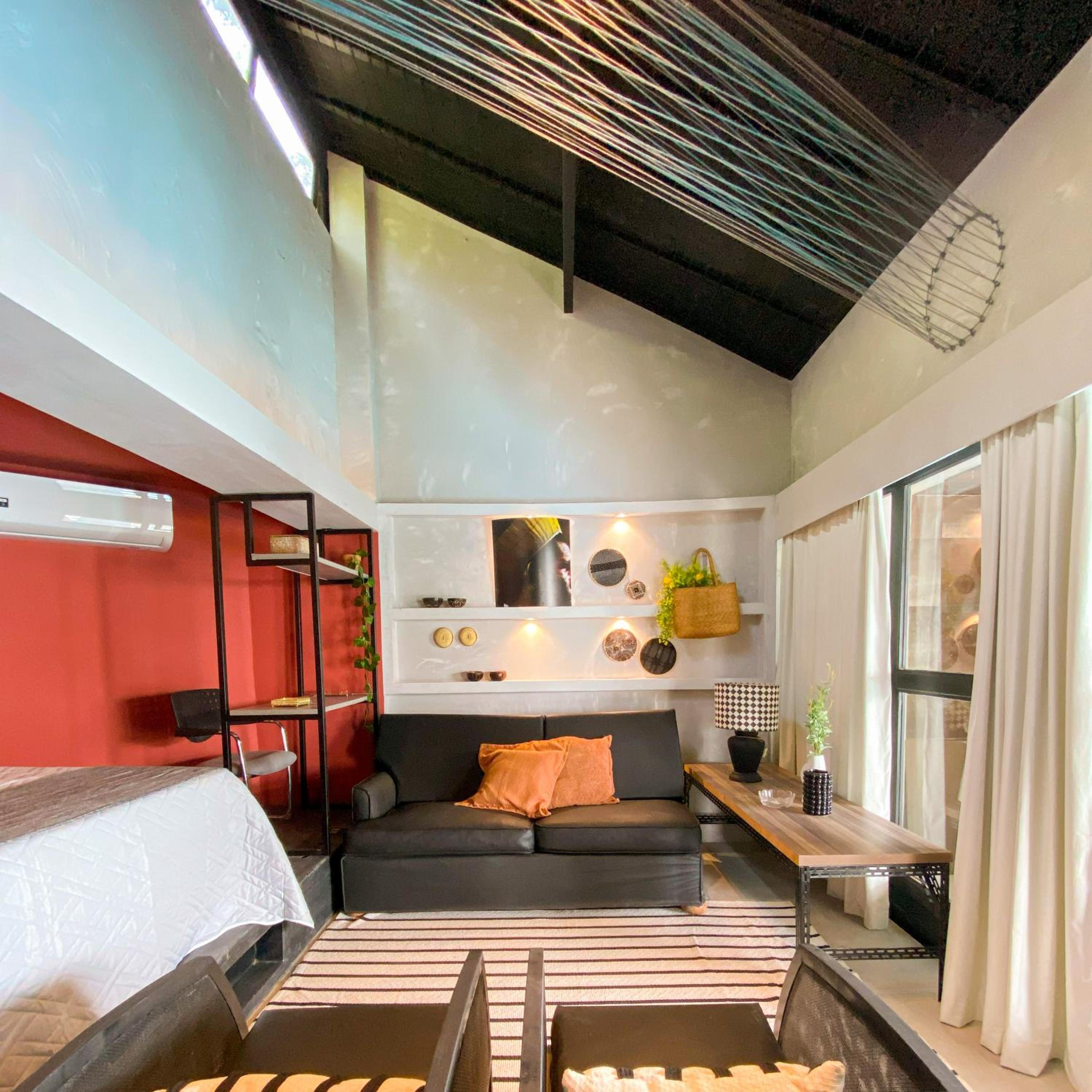 Queen Suite with Pool View photo 1
