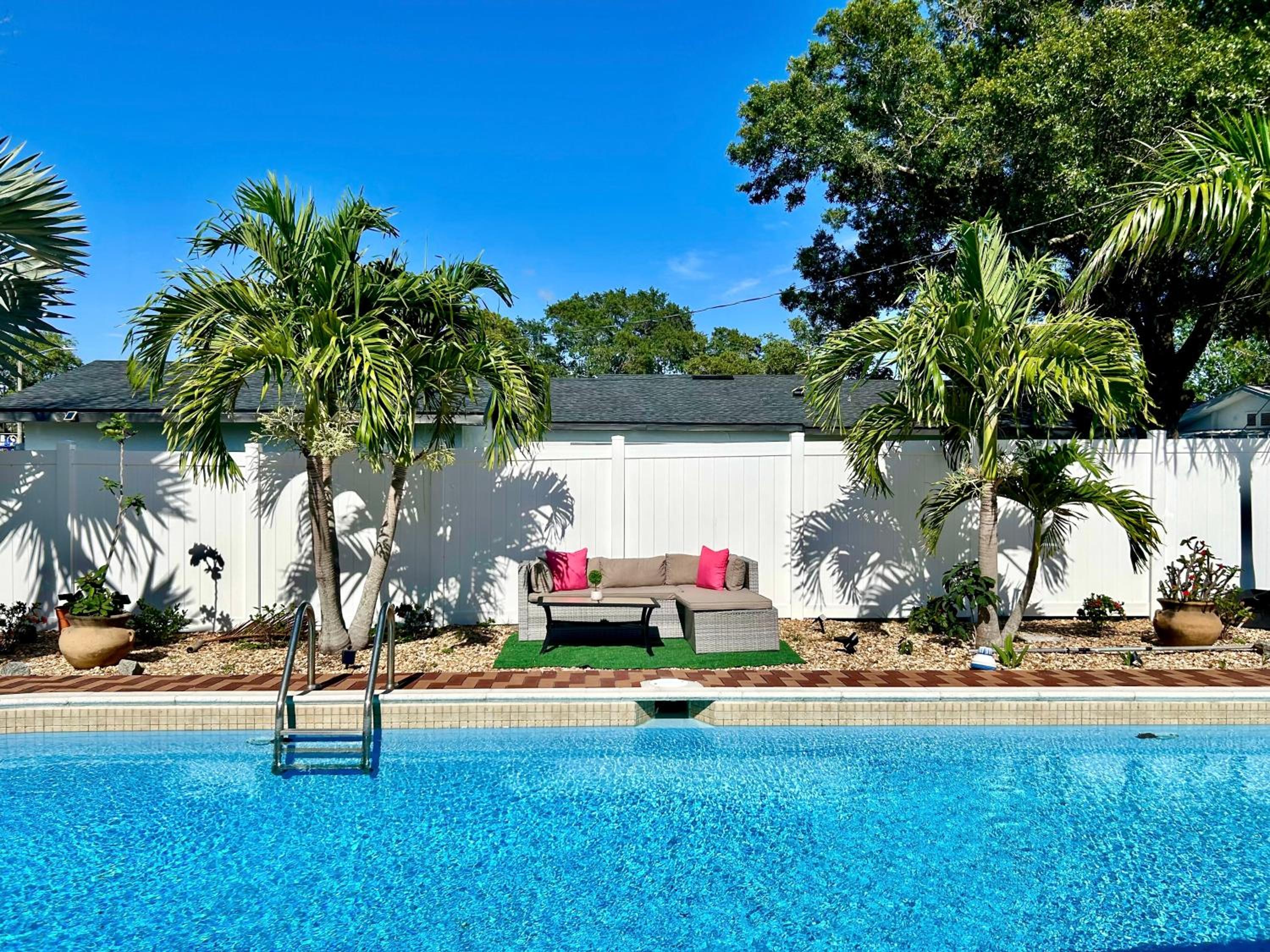 Three-Bedroom Villa photo 2