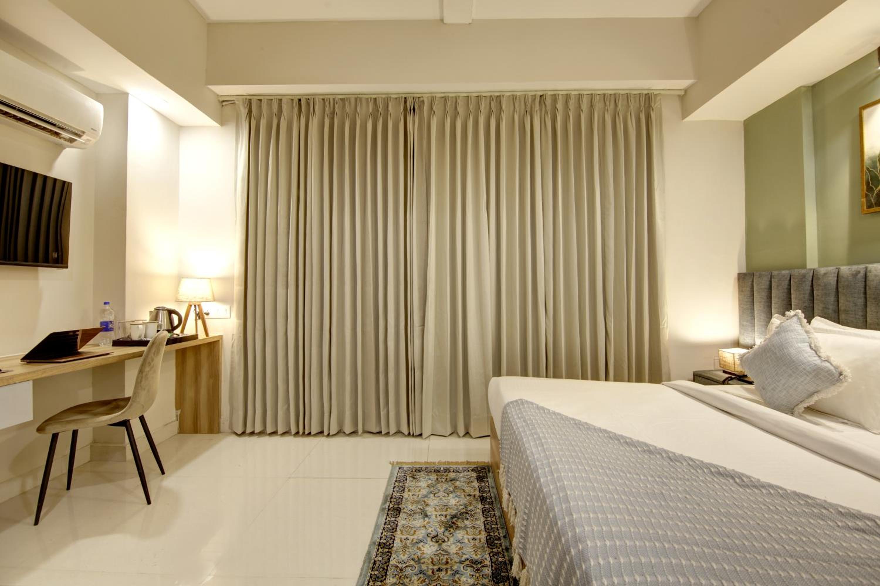 Standard Room - Photo 13