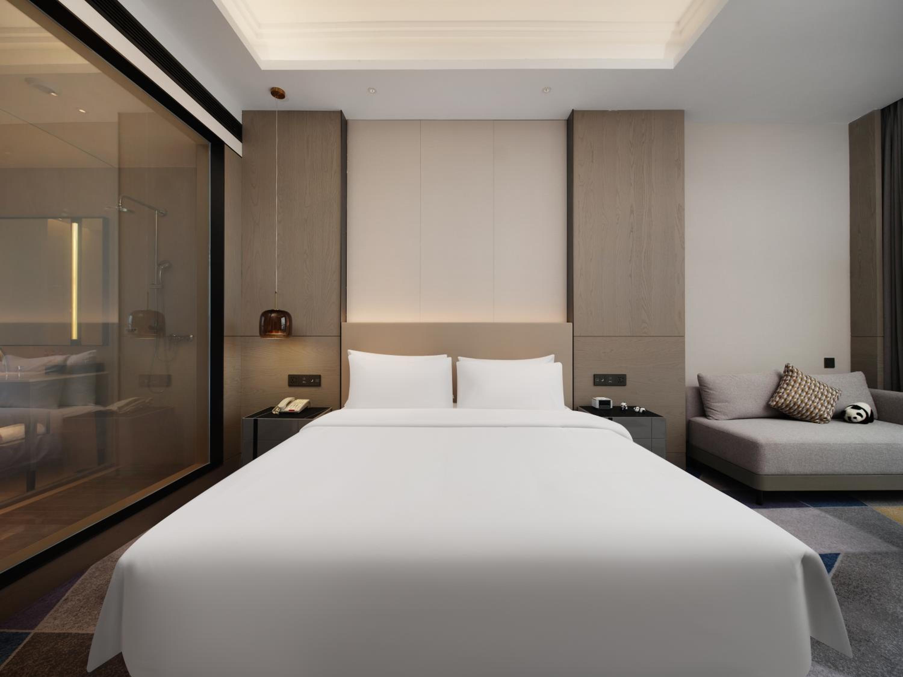 Standard King Room photo 3