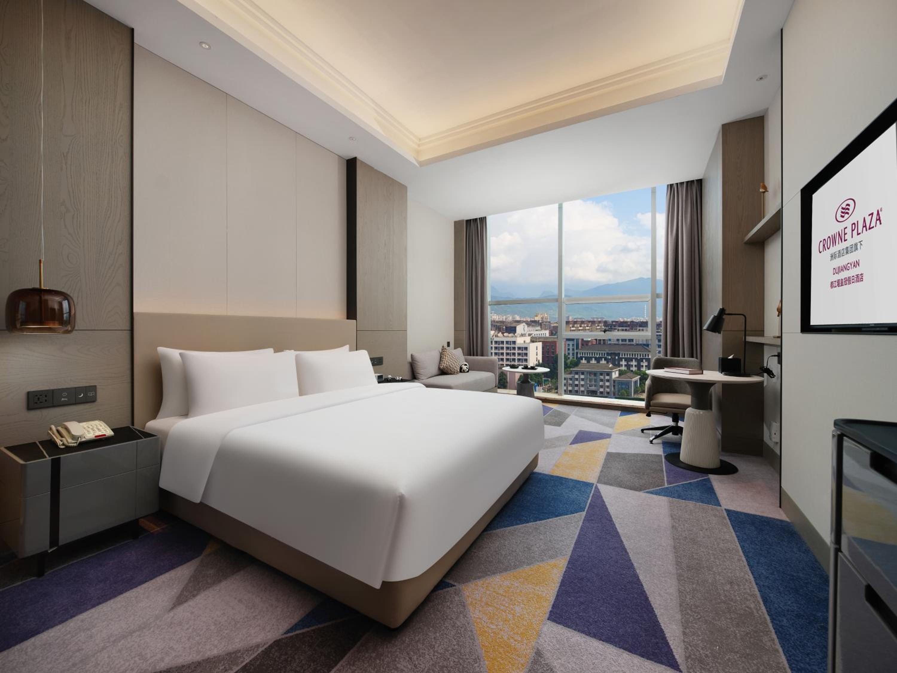 King Room with Mountain View photo 1