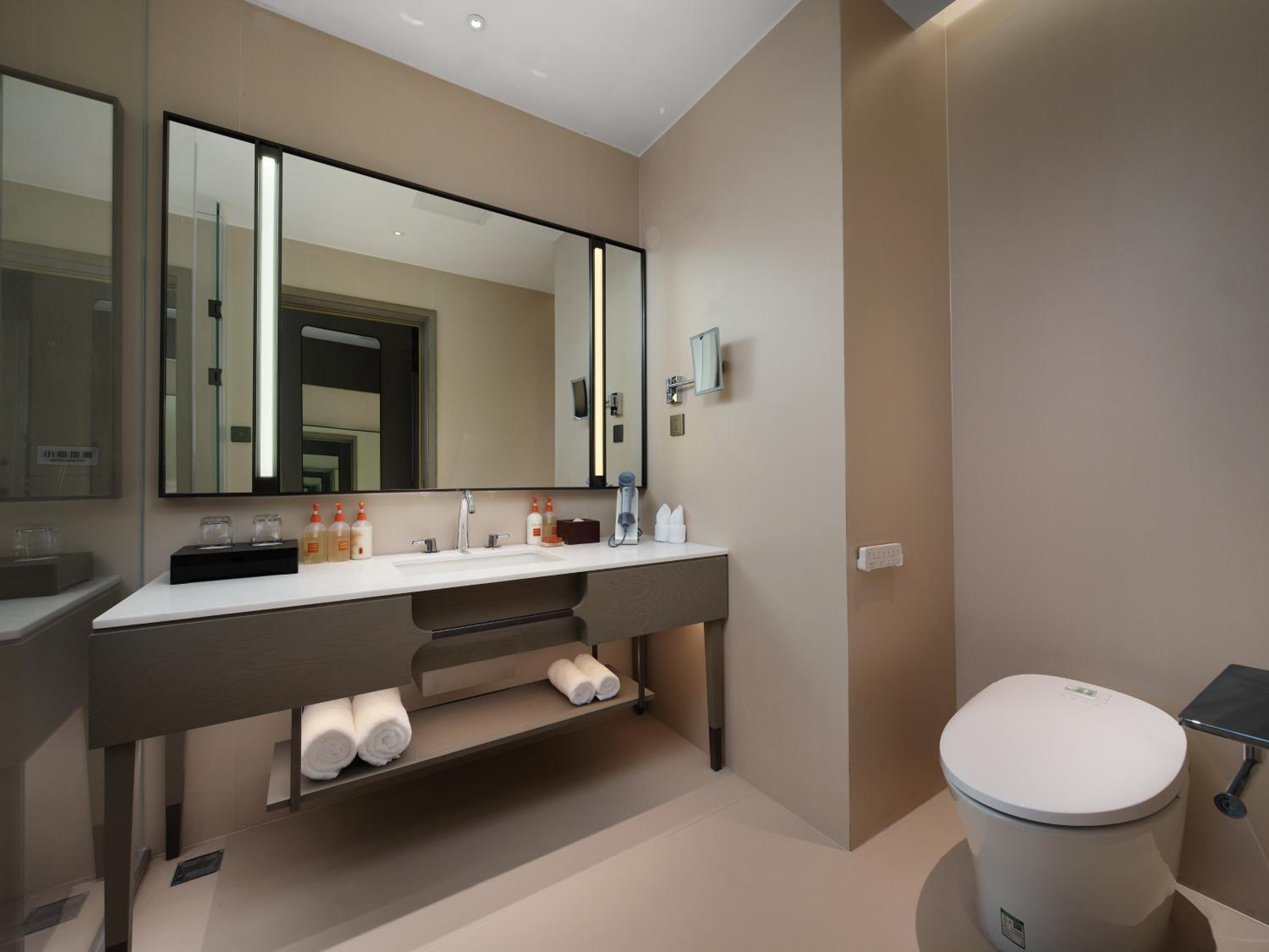 Standard Twin Room with Mountain View photo 3
