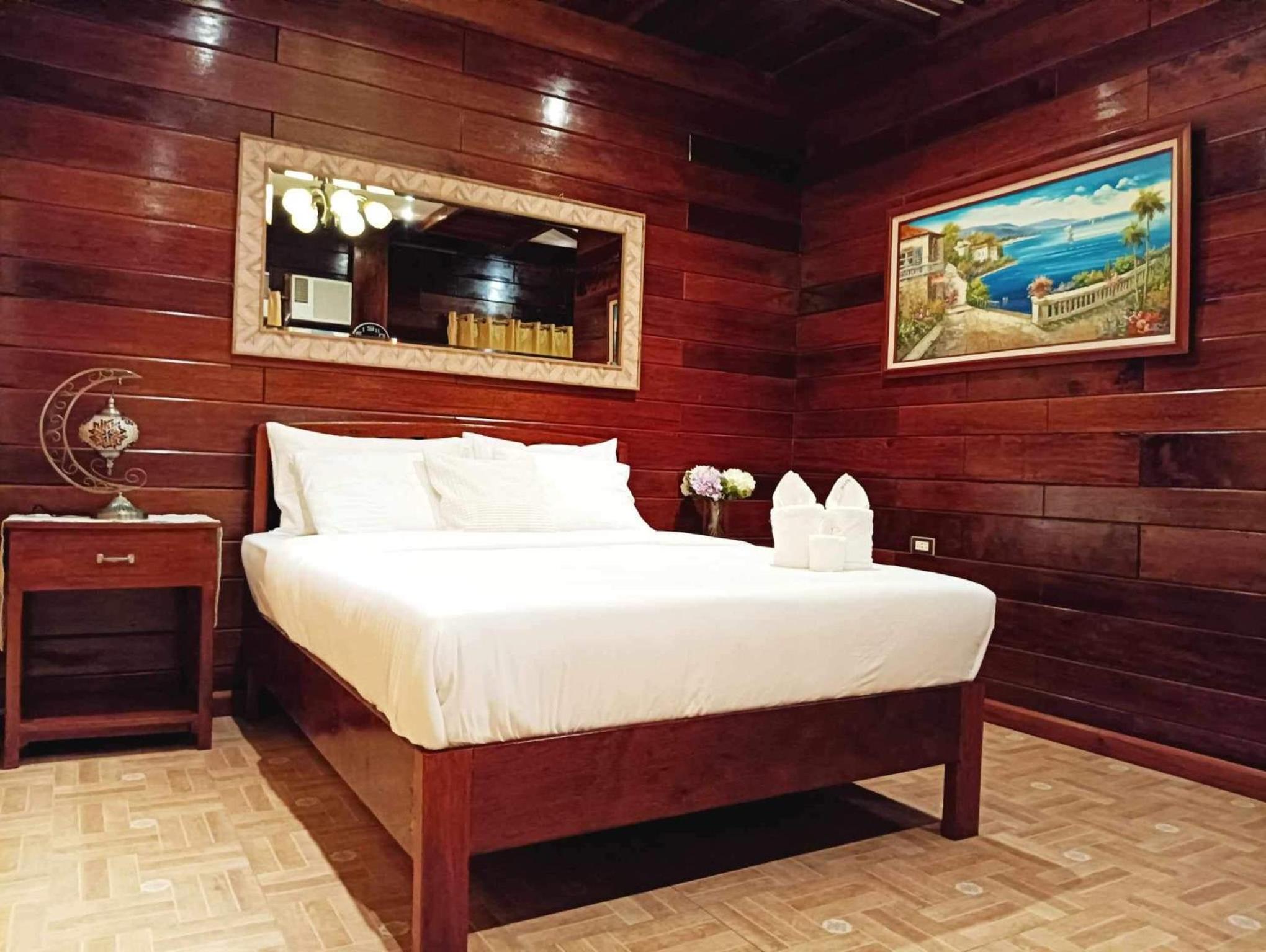 Deluxe Suite - Photo 9