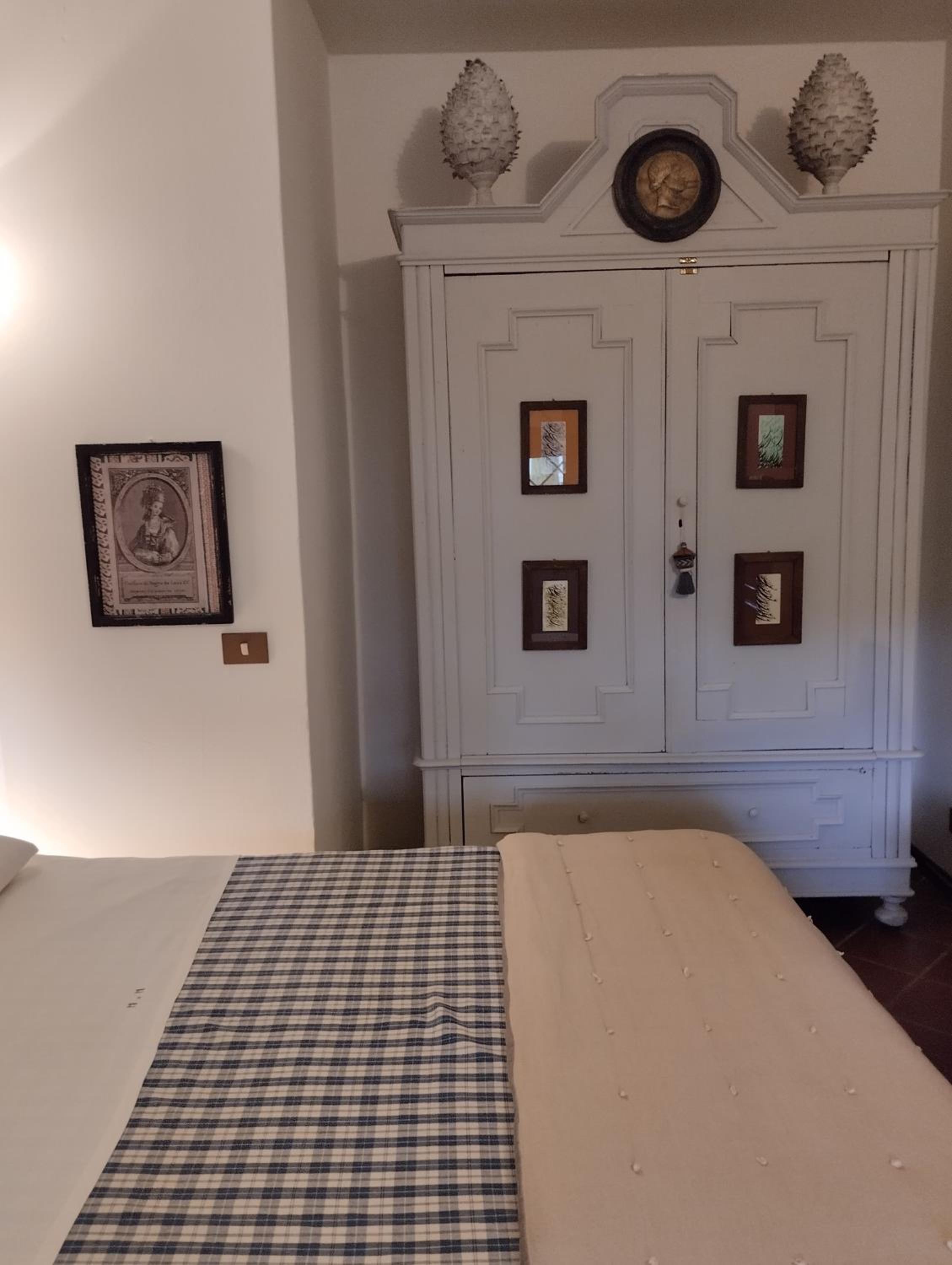 One-Bedroom Apartment - Photo 9