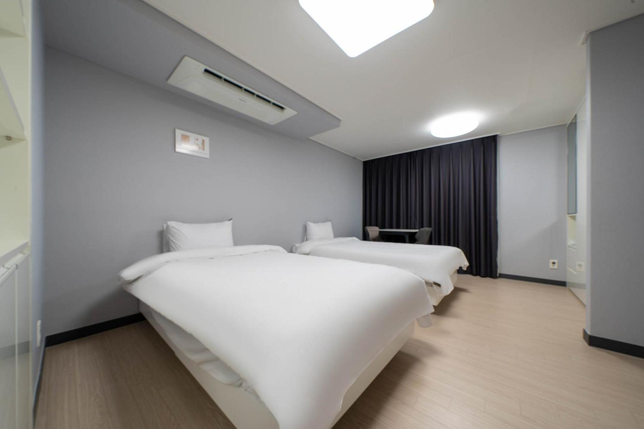 Standard Twin Room photo 3