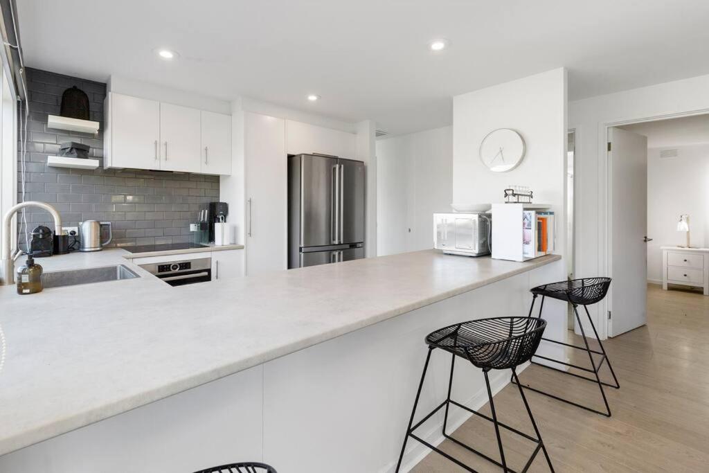 Three-Bedroom House photo 2