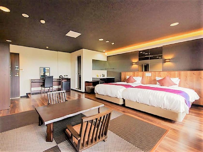 Modern Superior Japanese-Western Room with Open Air Bath - Non-Smoking photo 1
