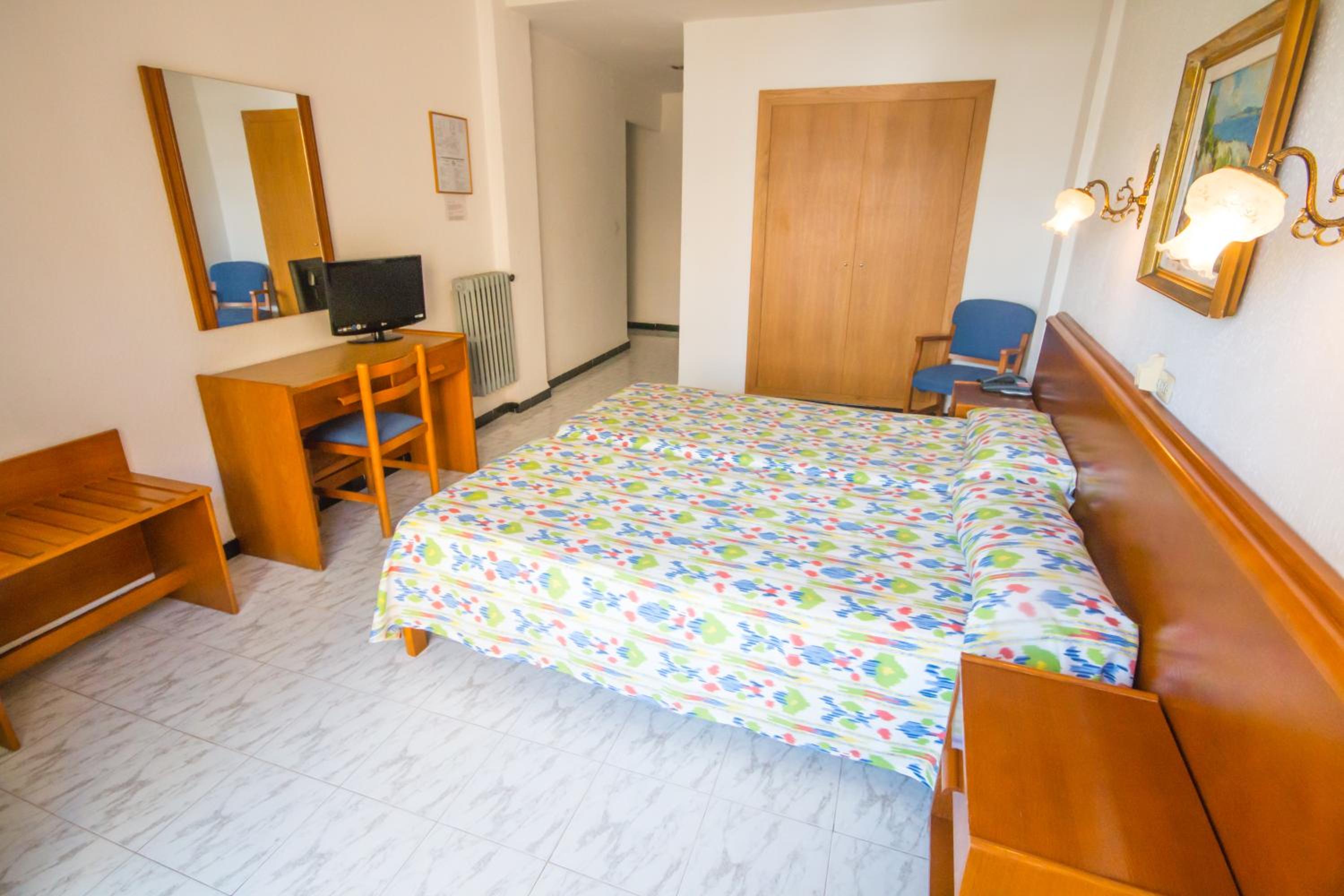 Double Or Twin Room - Photo 4