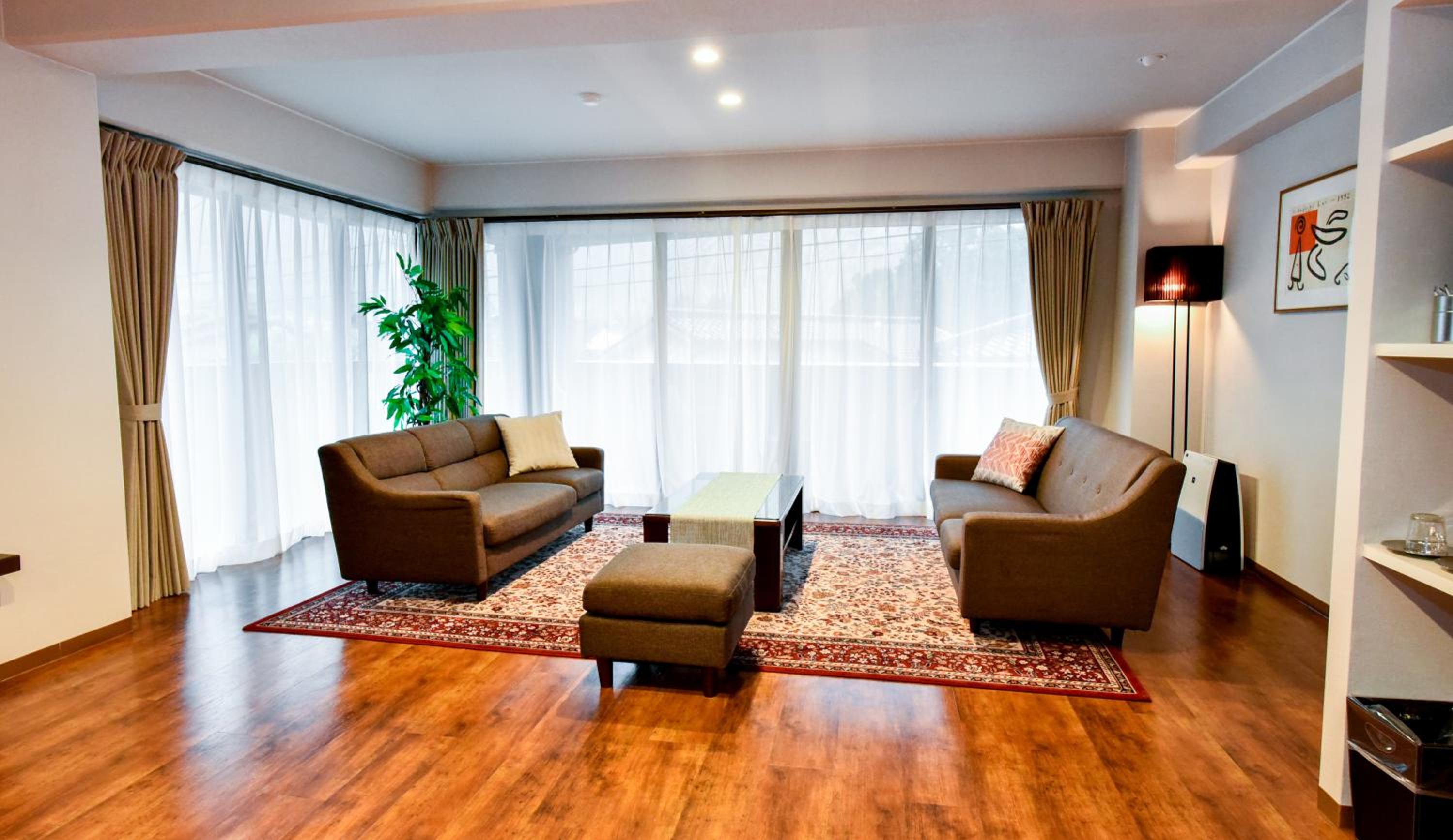 Twin Room with Private Bathroom - Photo 17