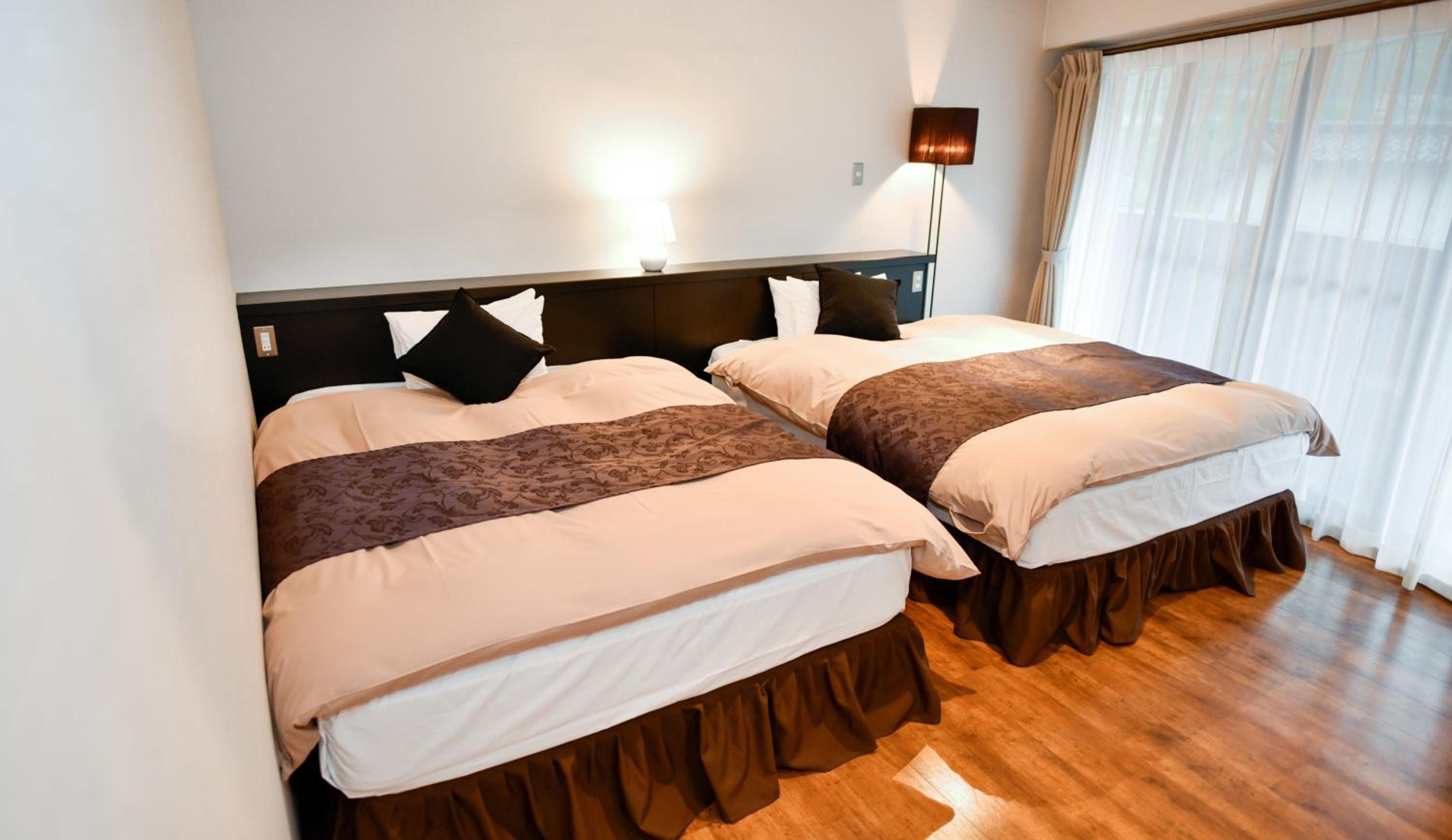 Twin Room with Private Bathroom - Photo 14