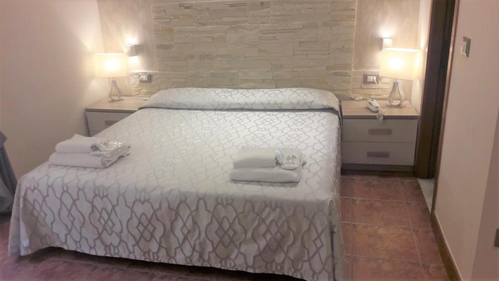 Available room thumbnail 5