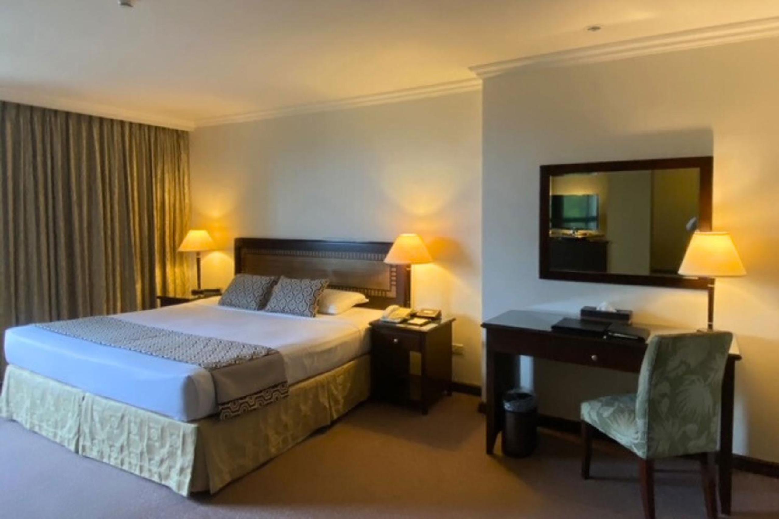 Deluxe Suite - Photo 5