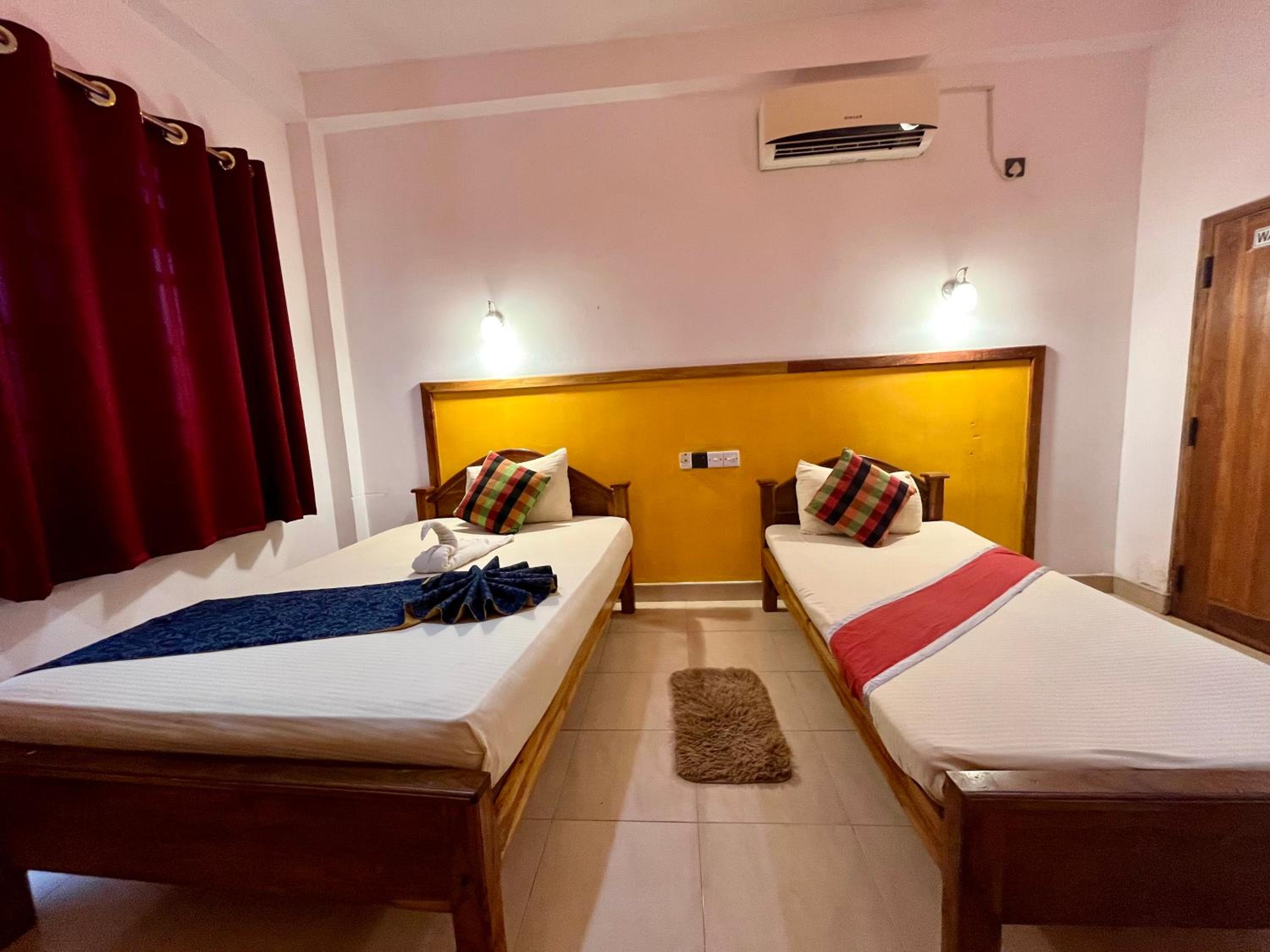 Basic Triple Room photo 2