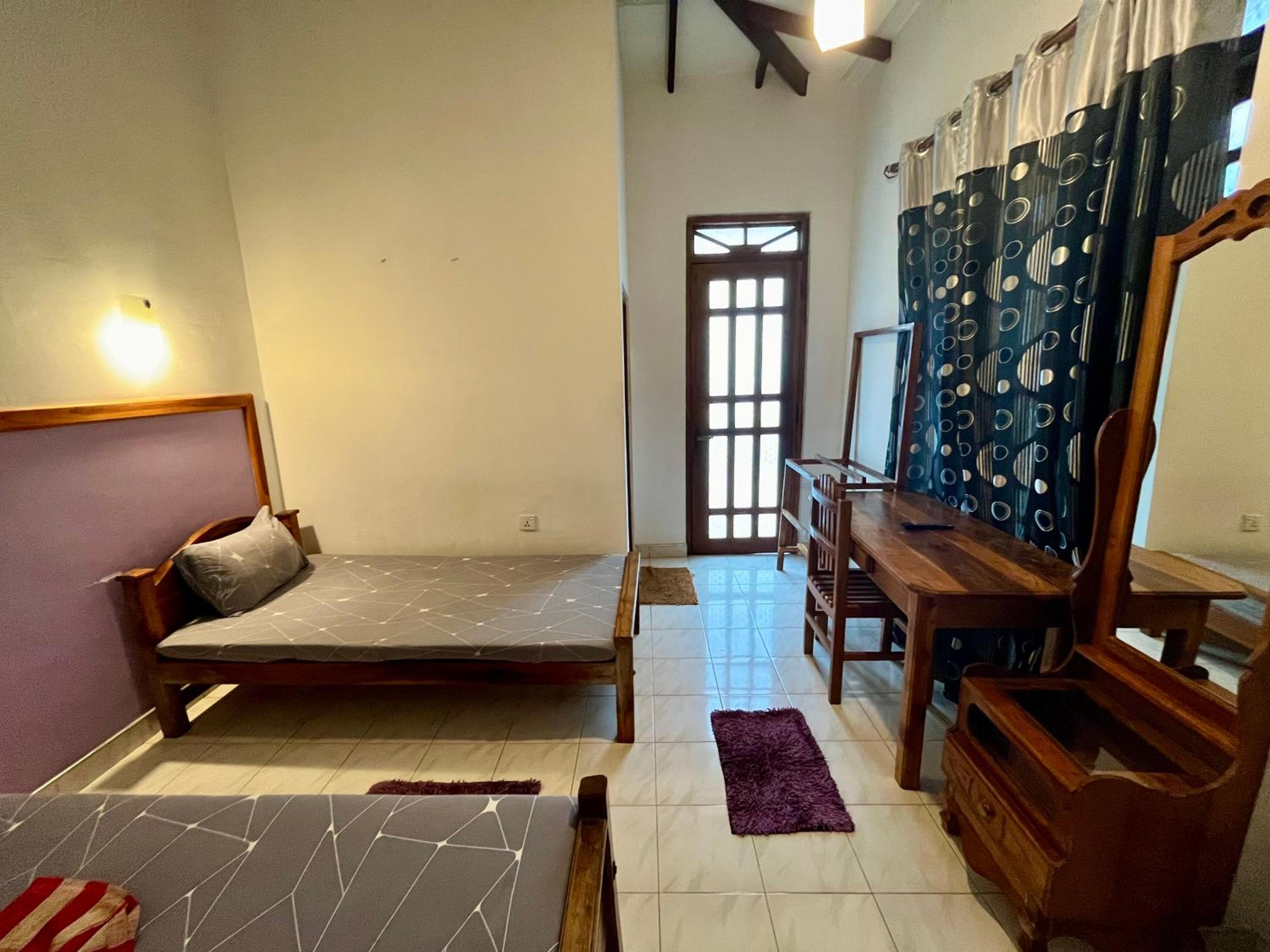 Budget Double Room photo 2