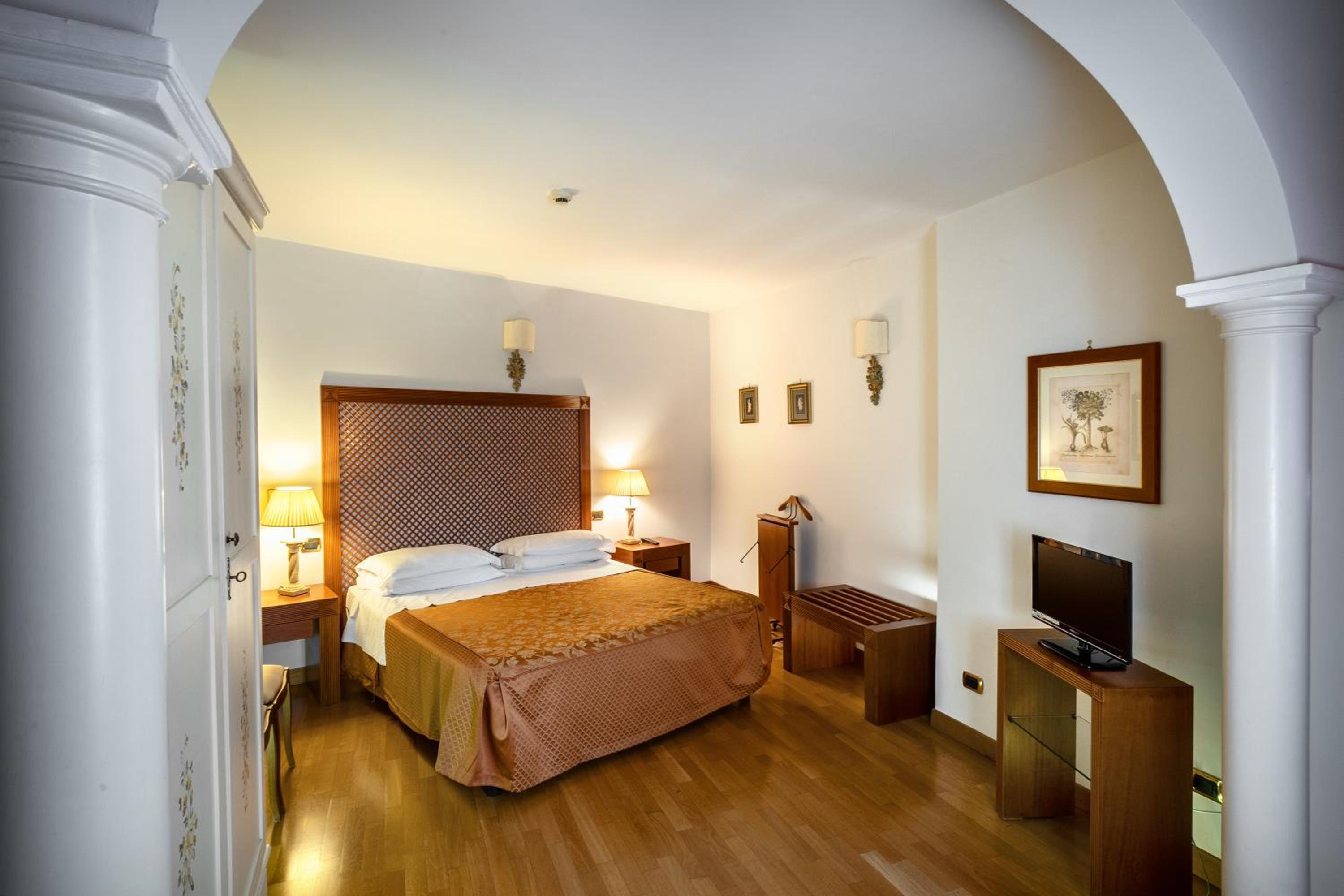 Executive Suite with Private Spa - Photo 1