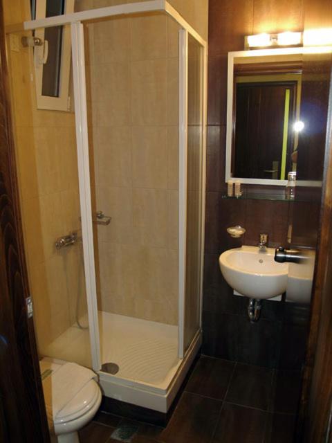 Double Room - Photo 3