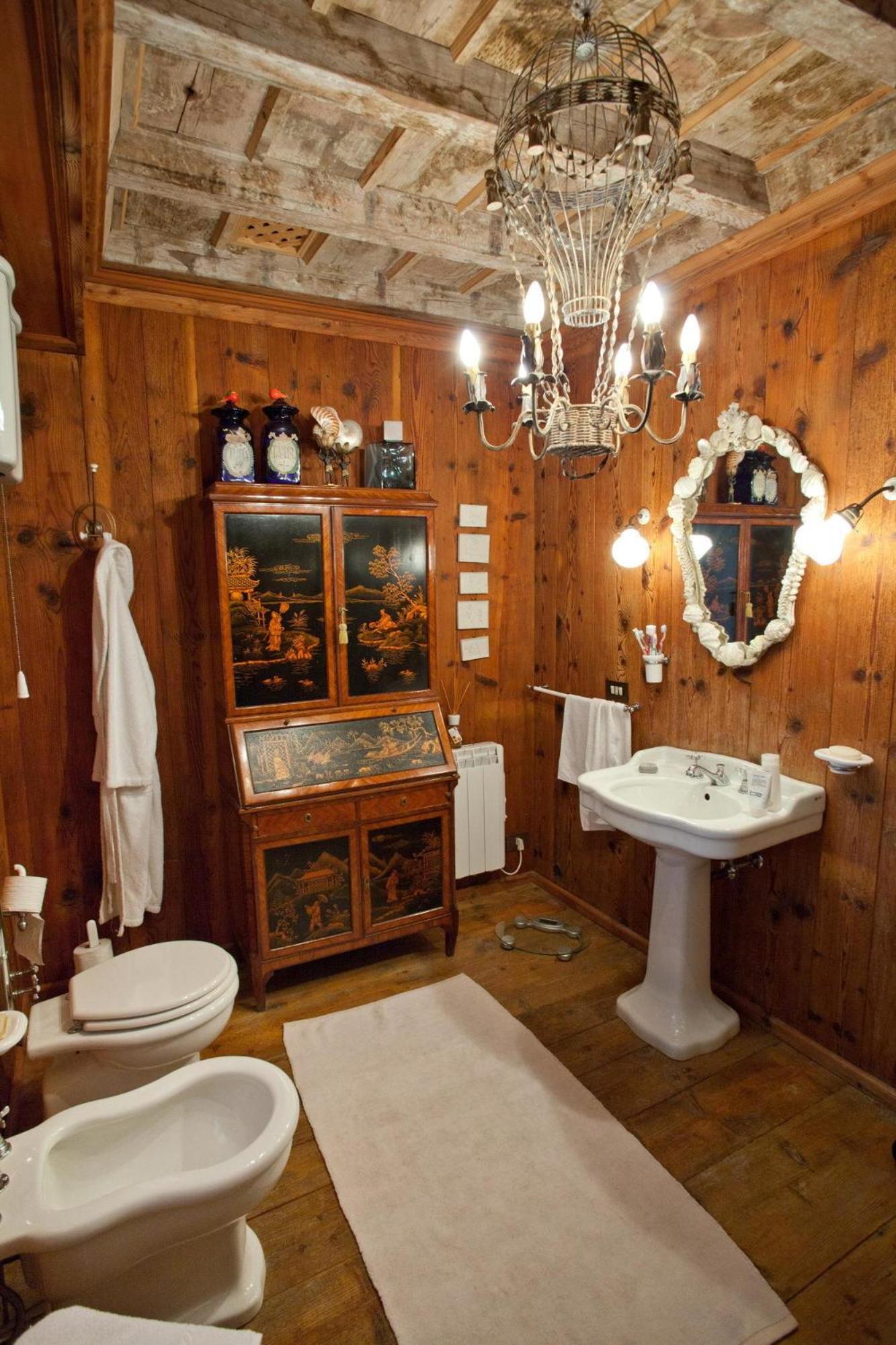 Superior King Room - Photo 13