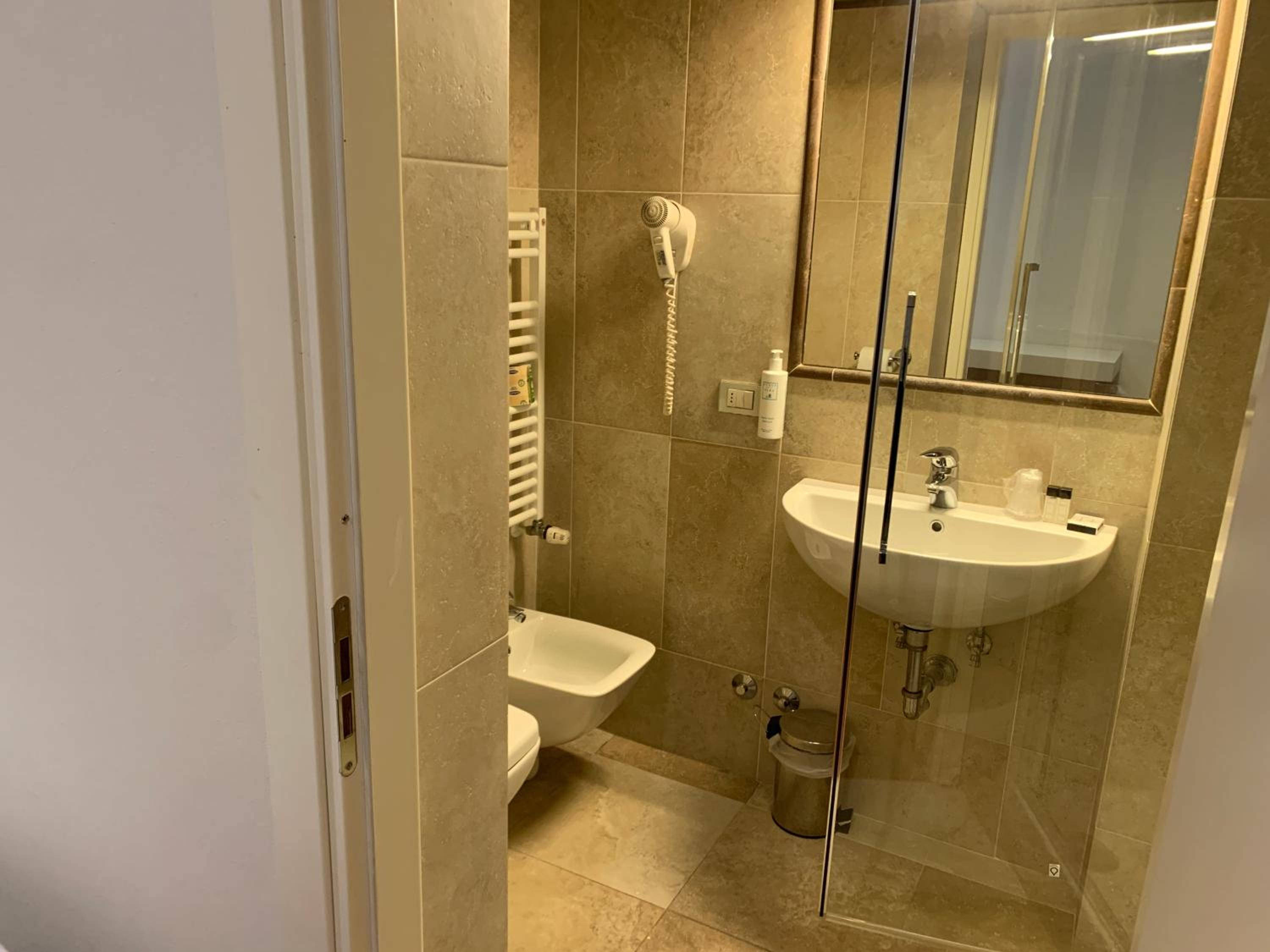 Single Room photo 2