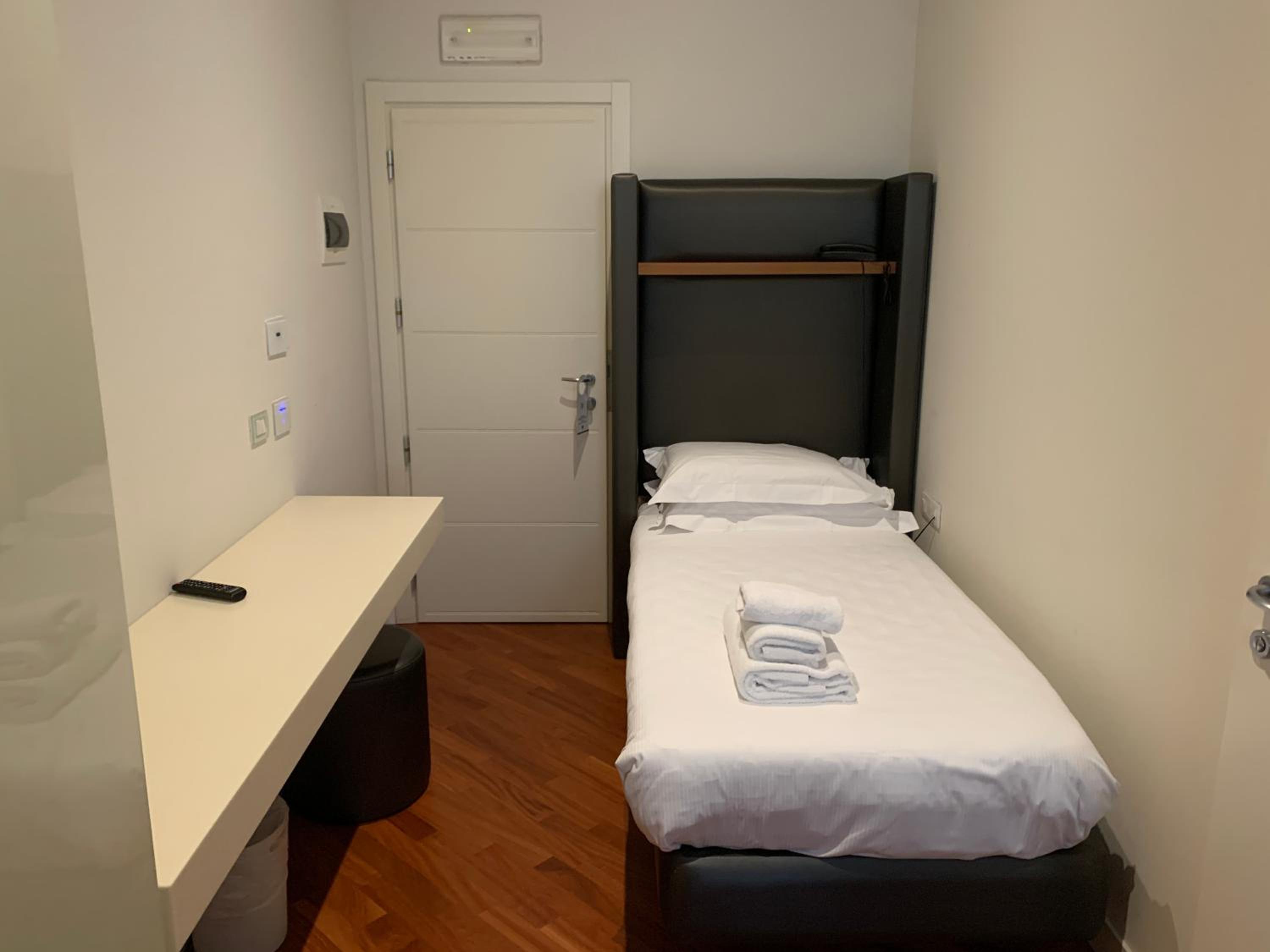 Single Room photo 3