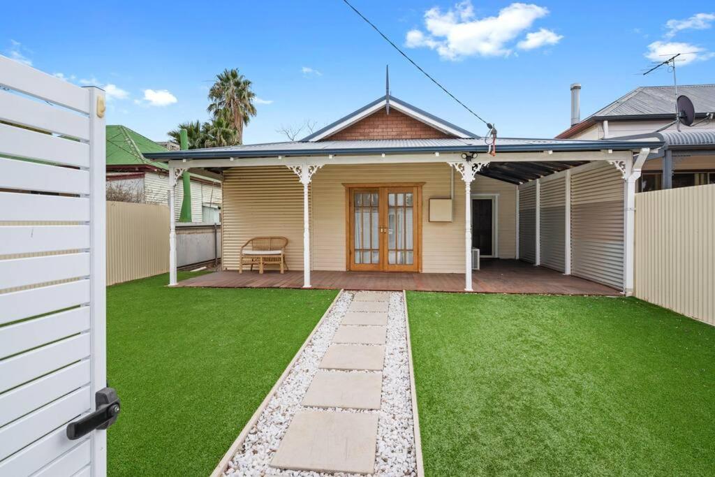 Four-Bedroom House photo 3