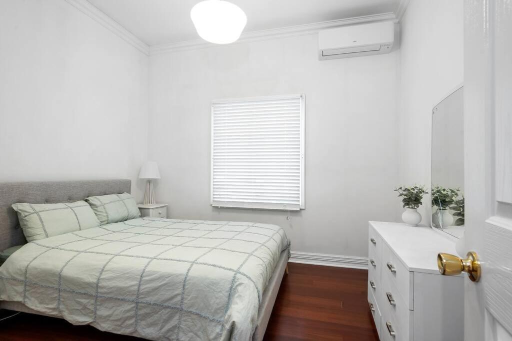 Four-Bedroom House photo 2
