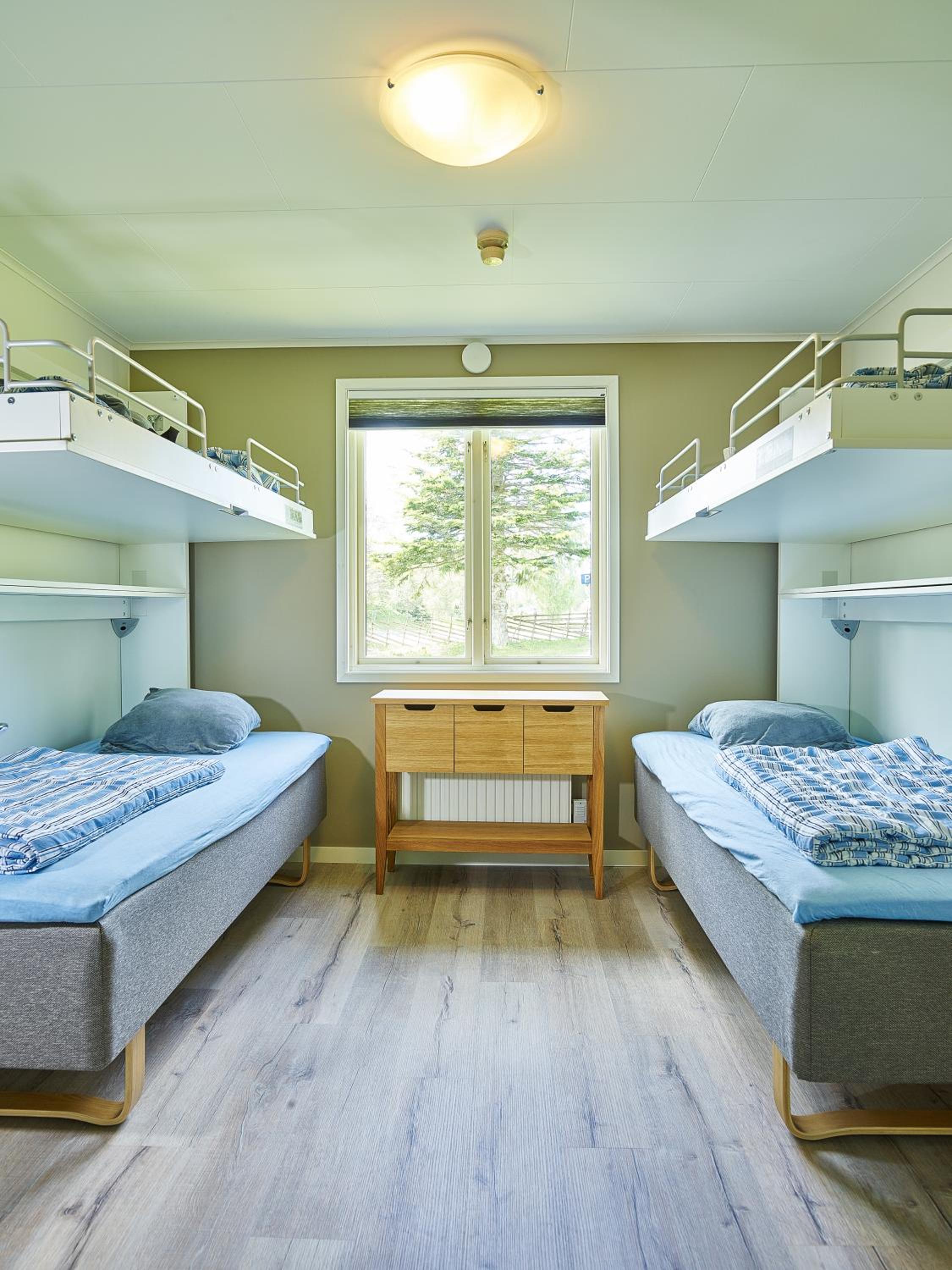 Hostel room (4 beds), shared bathroom photo 3
