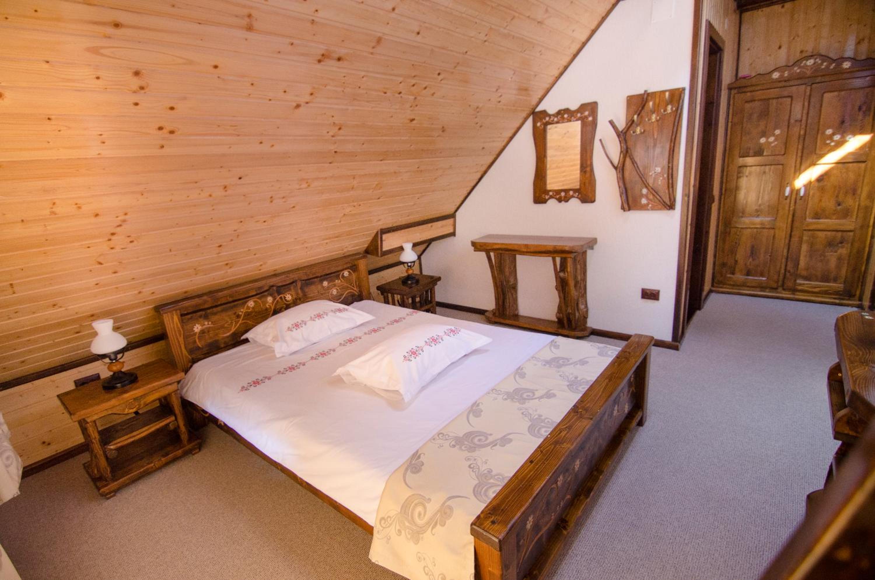Deluxe Room (2 Adults + 1 Child) photo 2